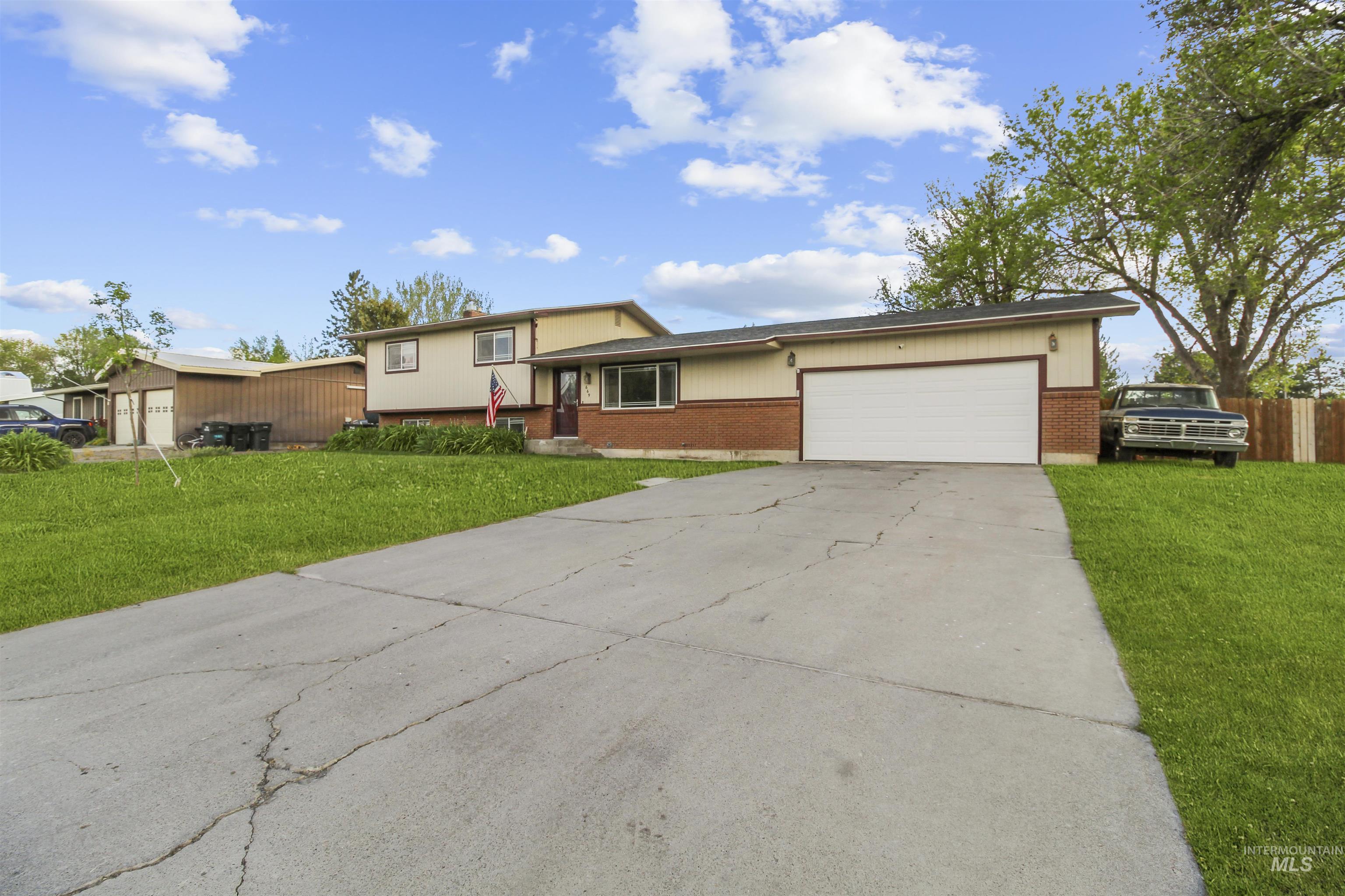 669 Primrose Dr Property Photo 24