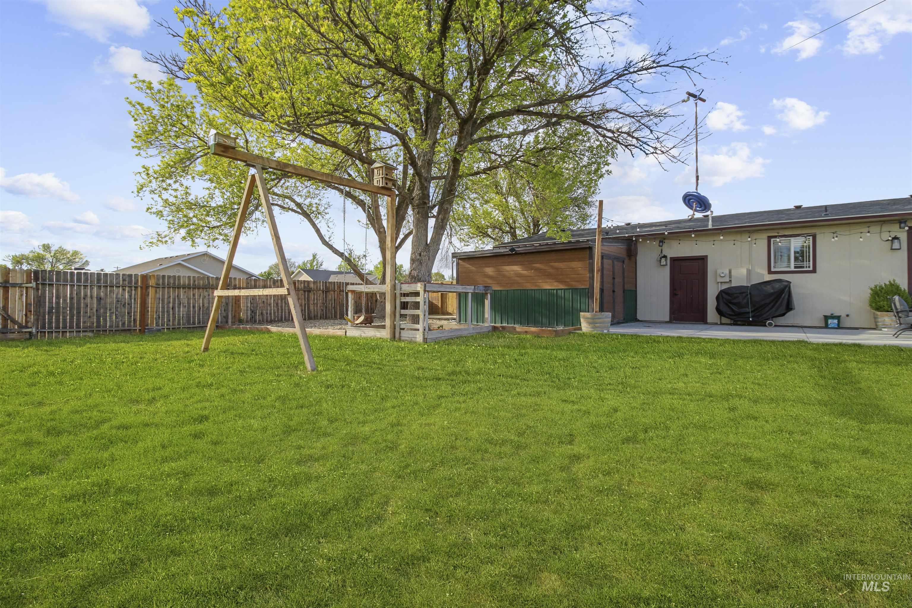 669 Primrose Dr Property Photo 32