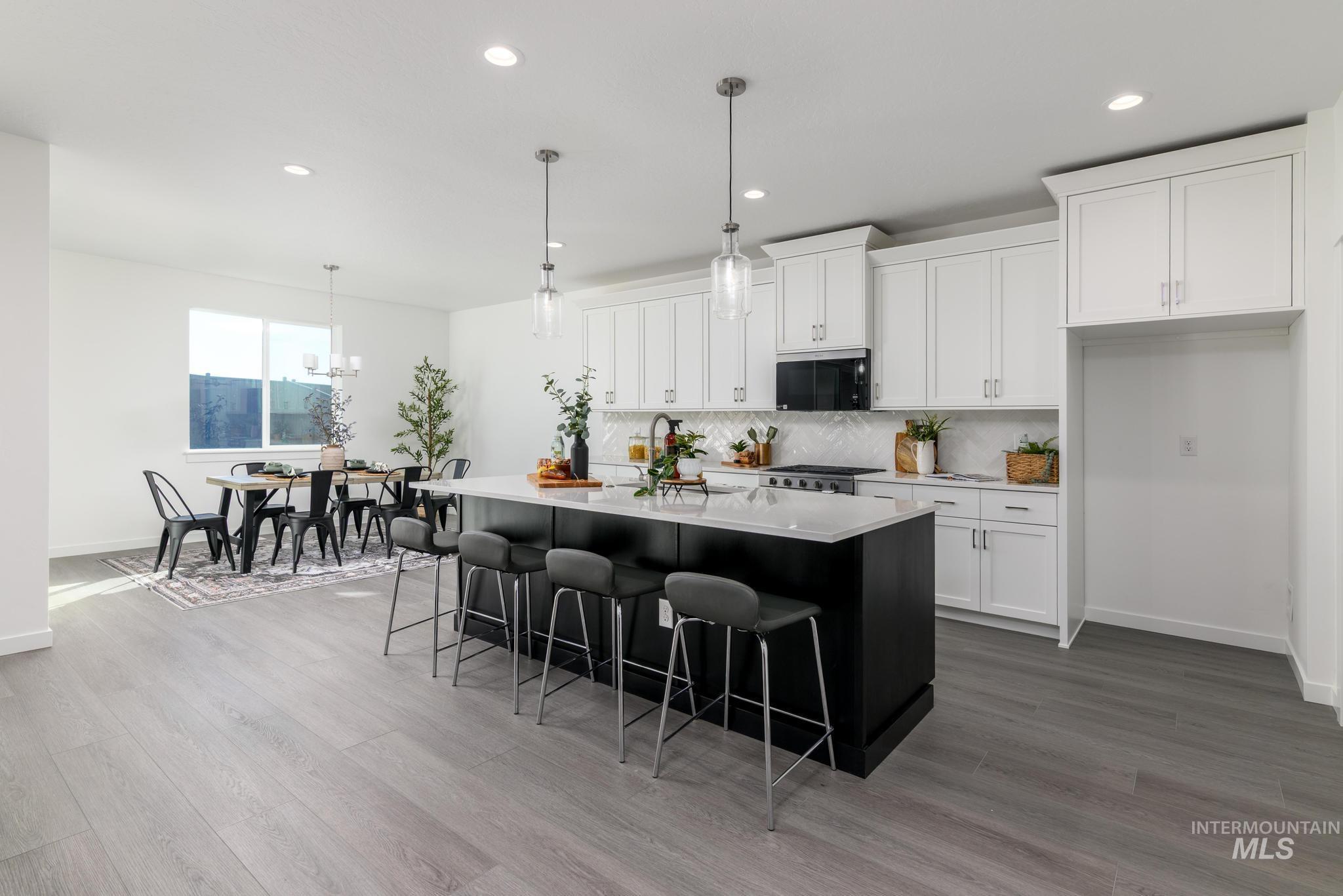 1911 W Arya St Property Photo 3