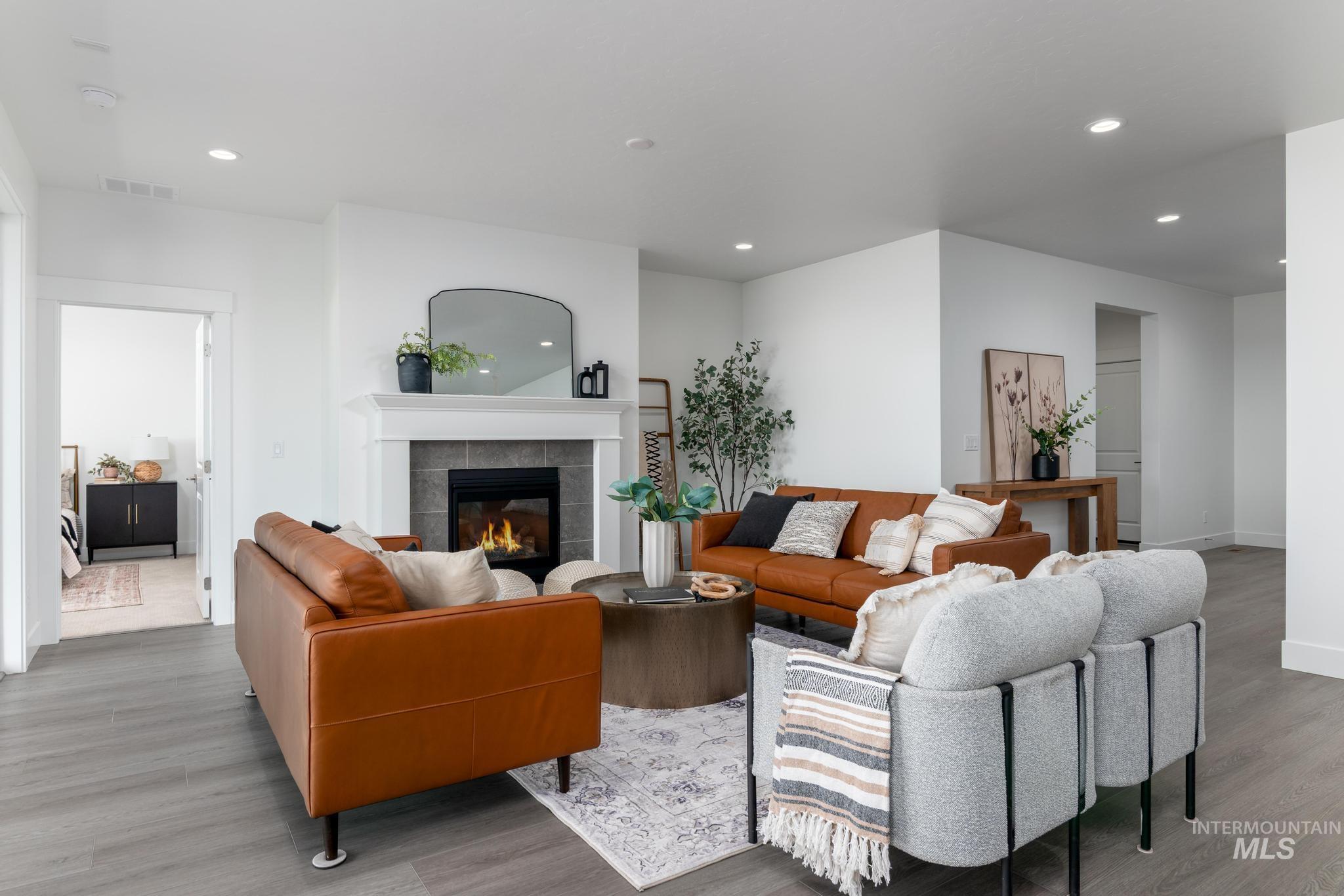 1911 W Arya St Property Photo 4