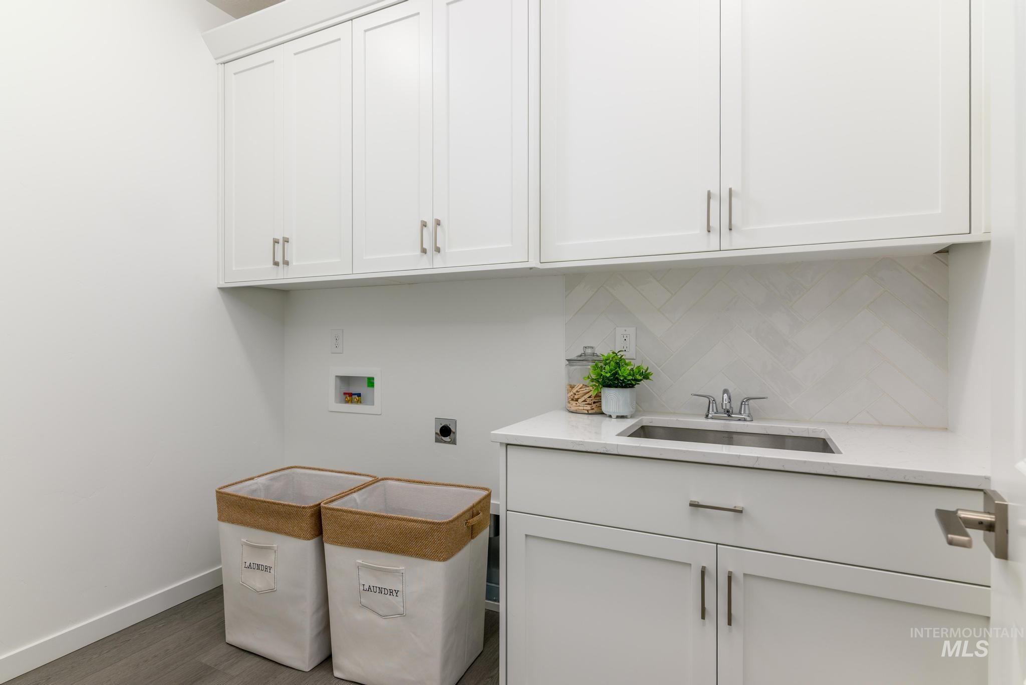 1911 W Arya St Property Photo 8