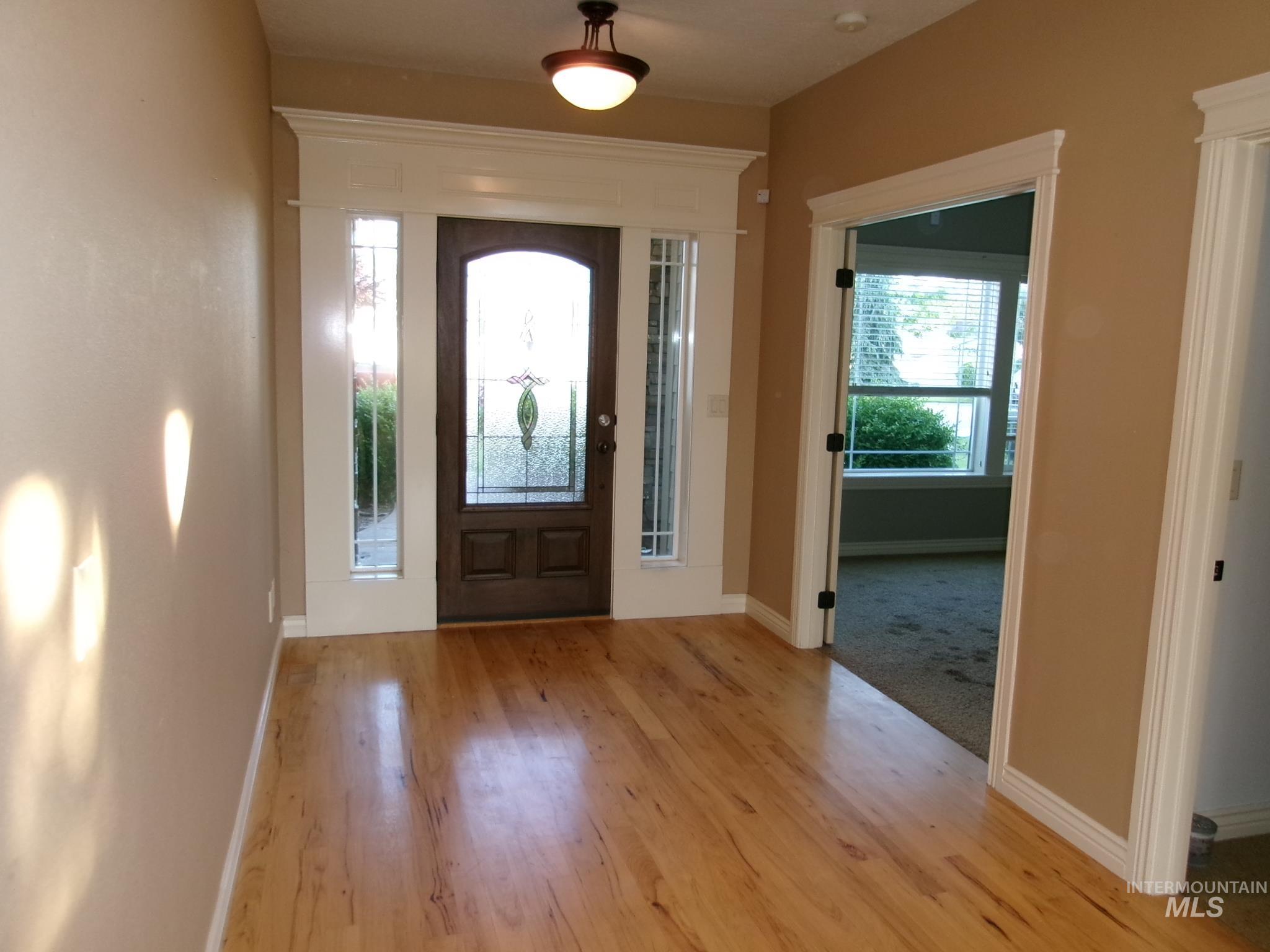 2112 S Miller Way Property Photo 3