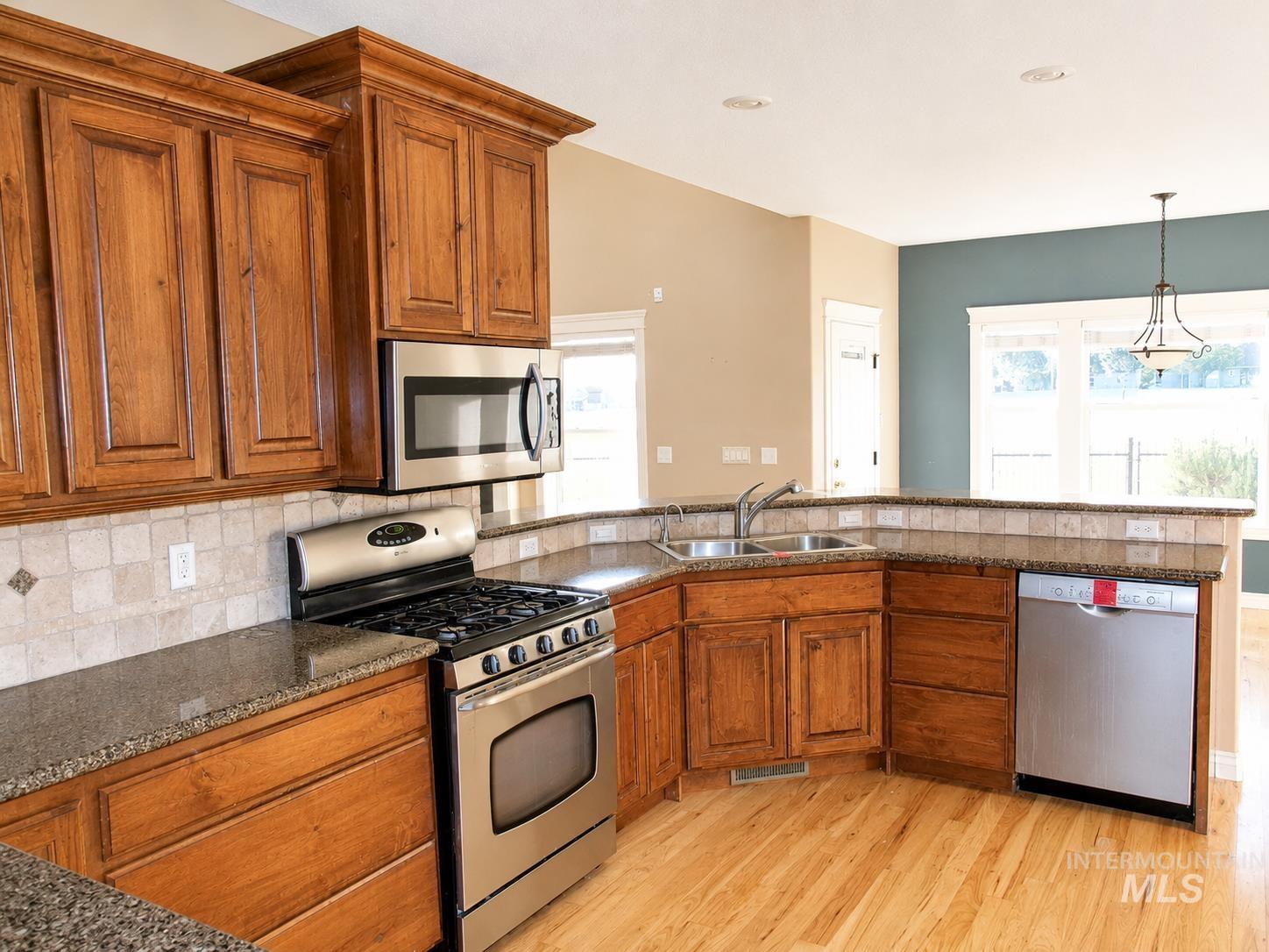 2112 S Miller Way Property Photo 6
