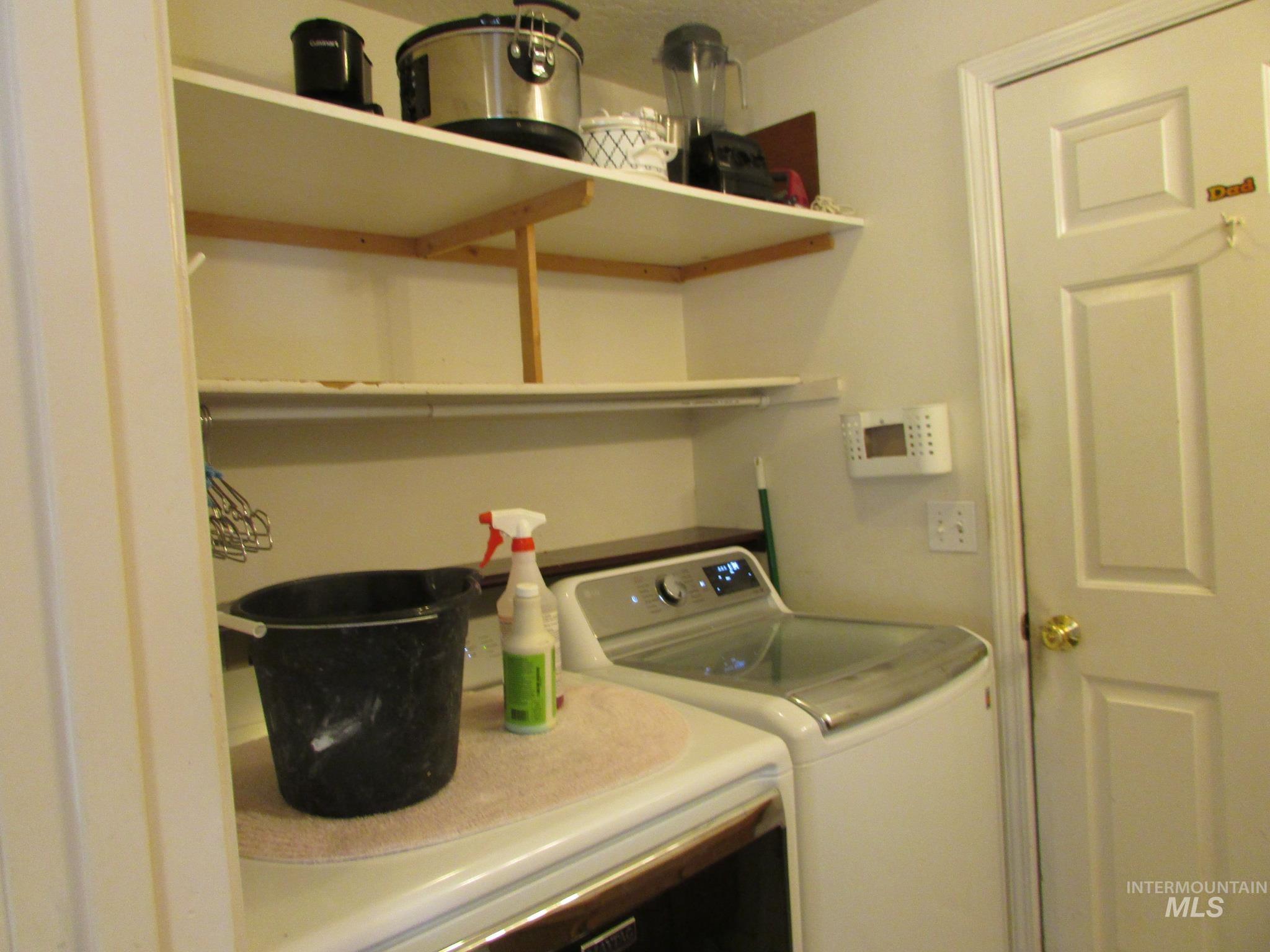 940 N Miner Ave. Property Photo 10