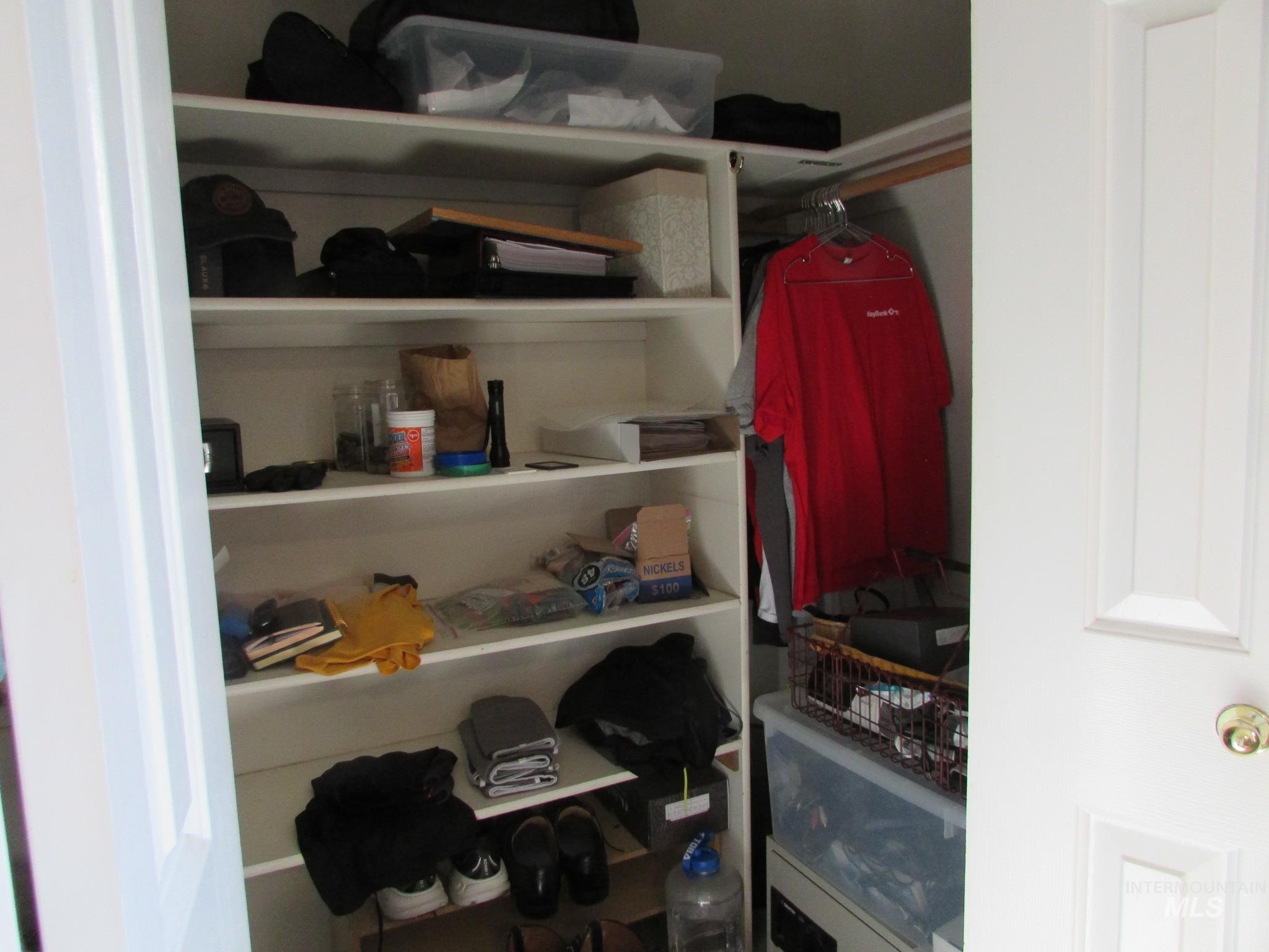 940 N Miner Ave. Property Photo 13