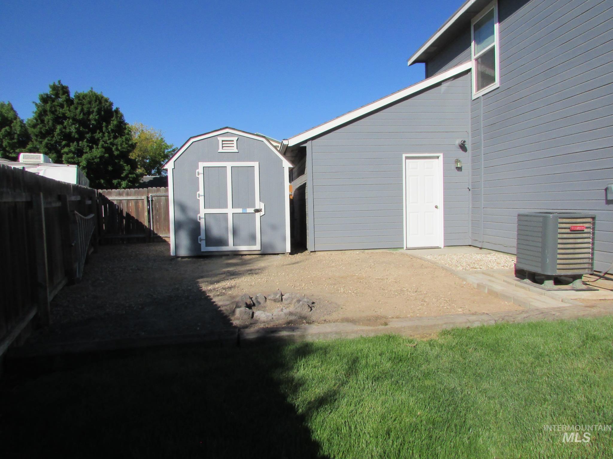 940 N Miner Ave. Property Photo 27