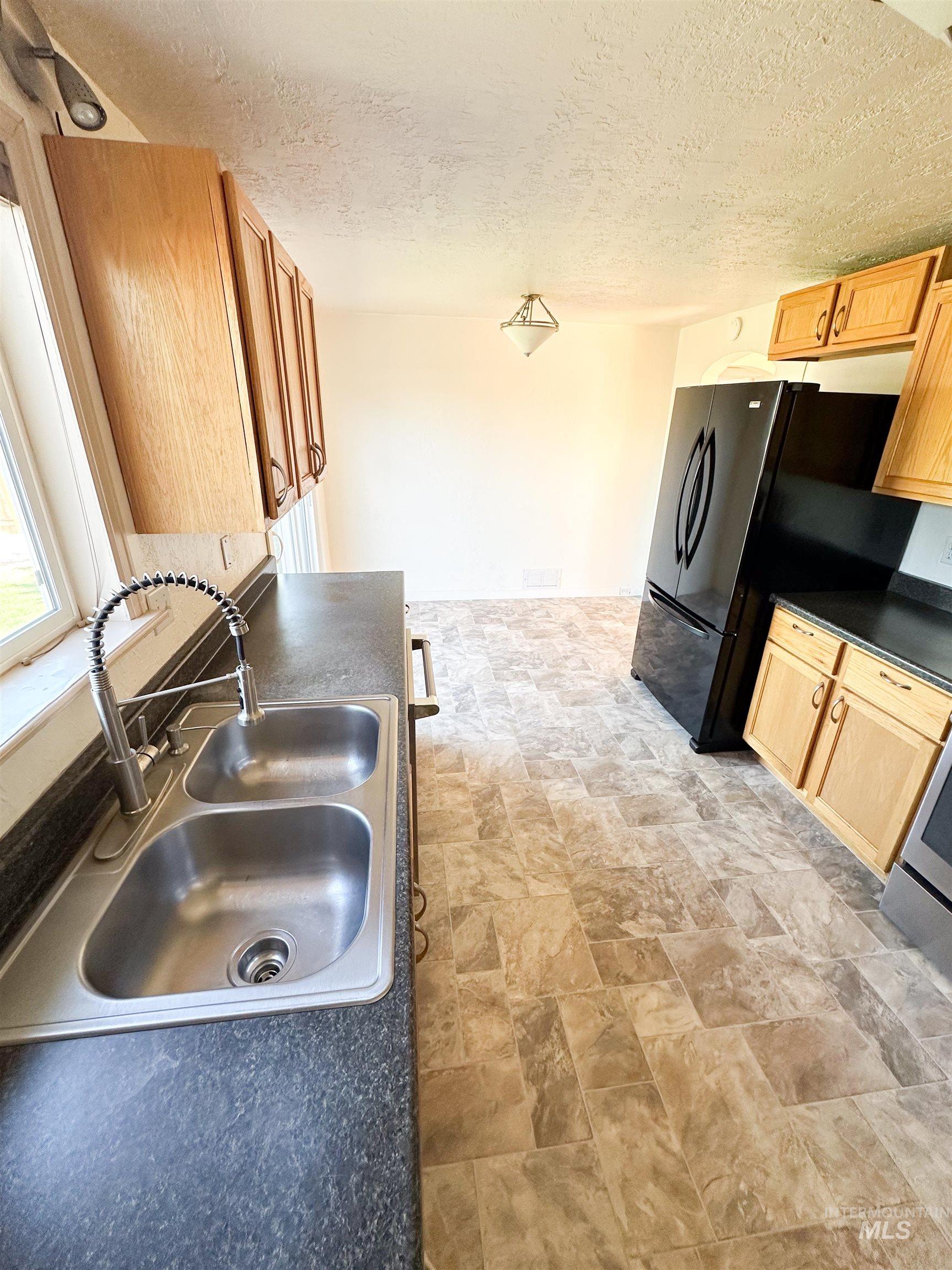 619 N Stanley St. Property Photo 9