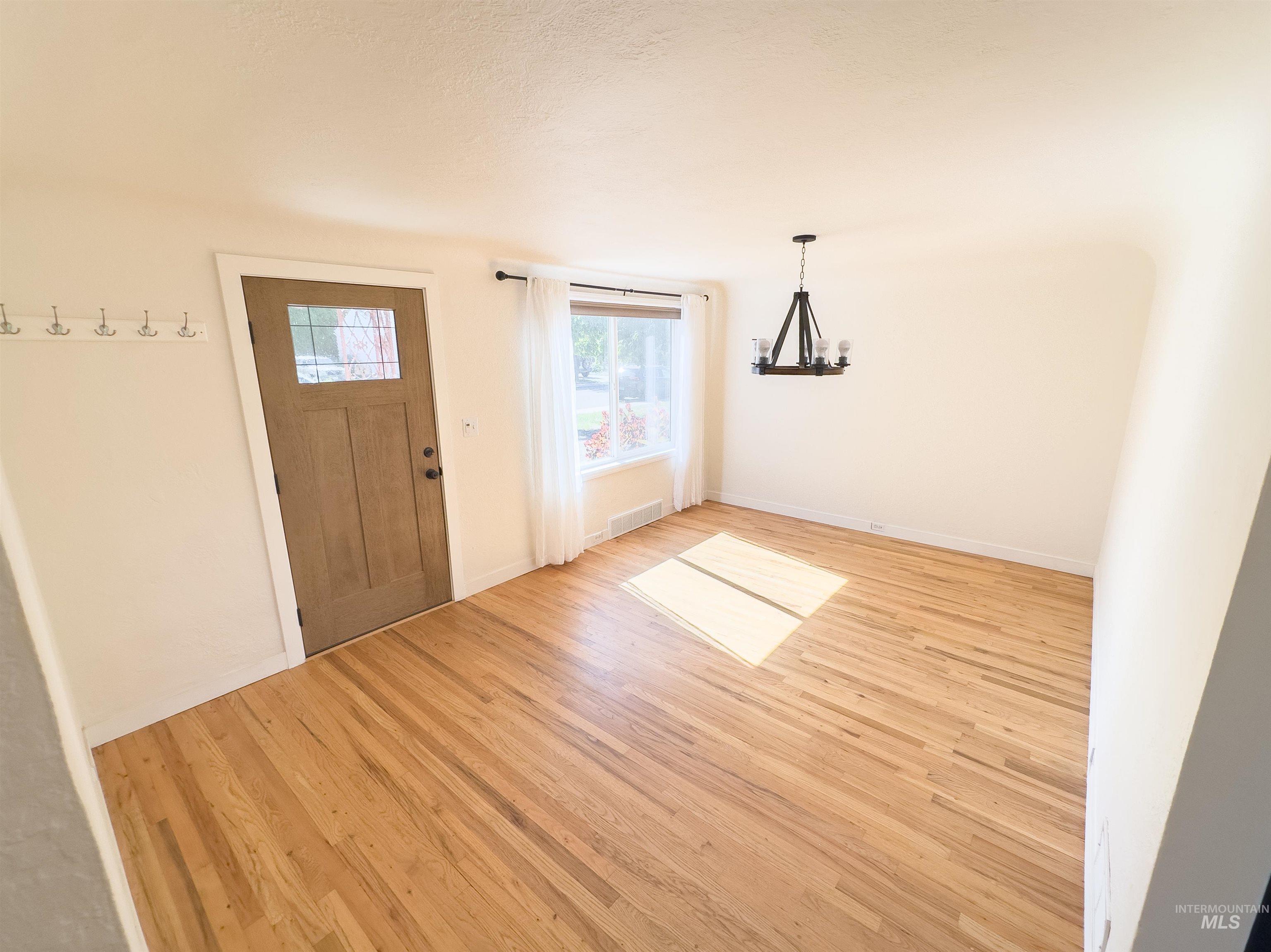 619 N Stanley St. Property Photo 11