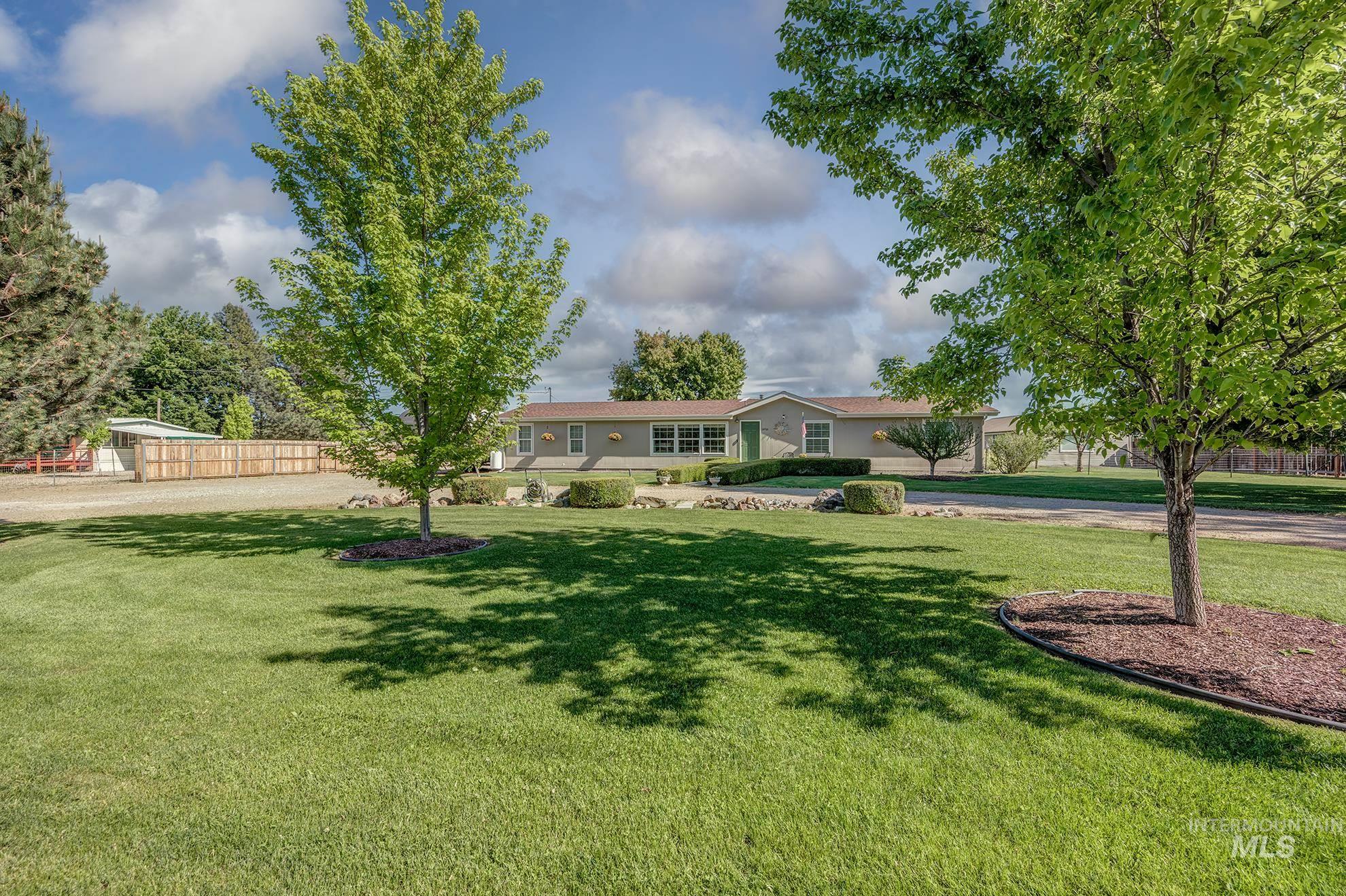 10716 N River Road Property Photo 1