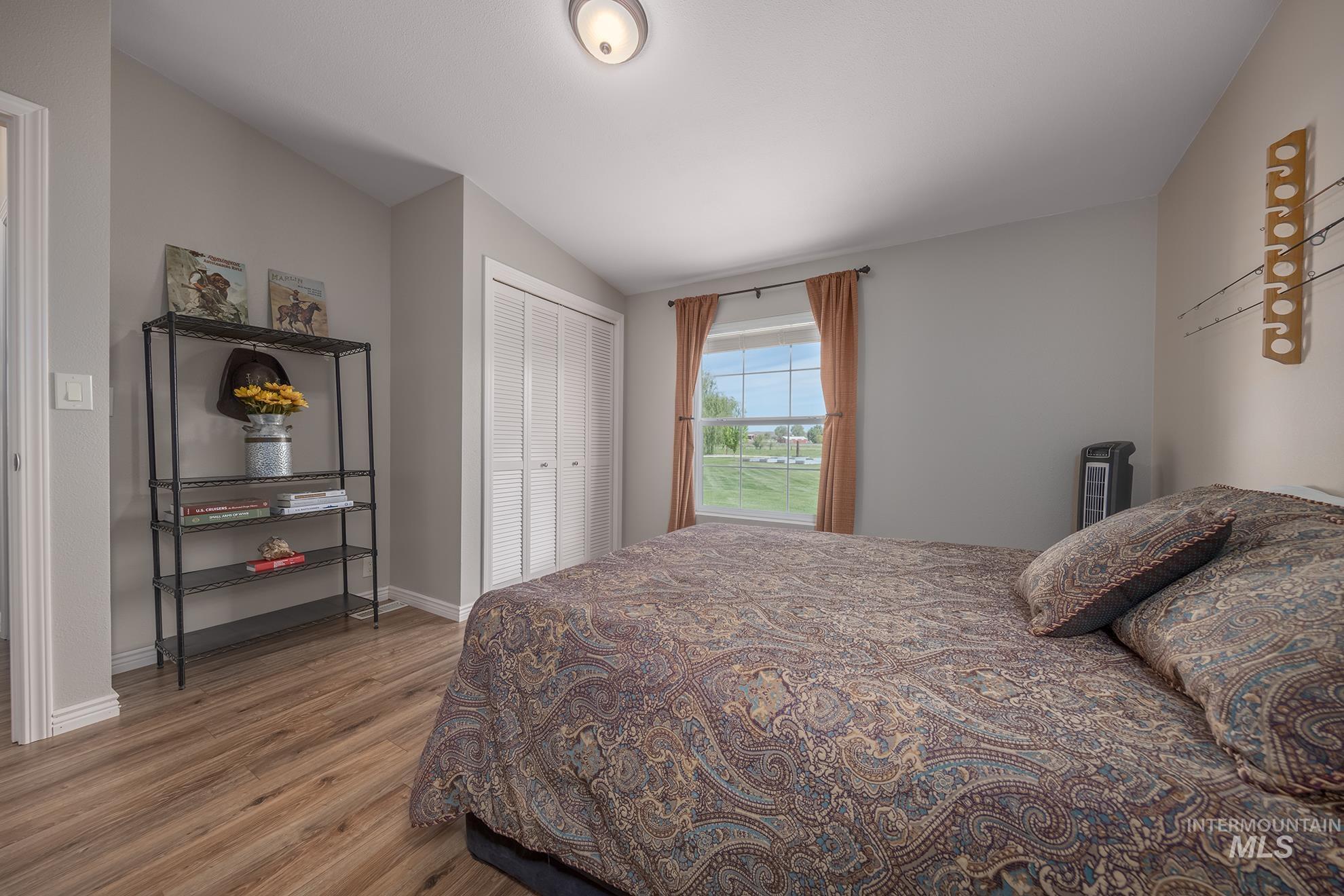 10716 N River Road Property Photo 22