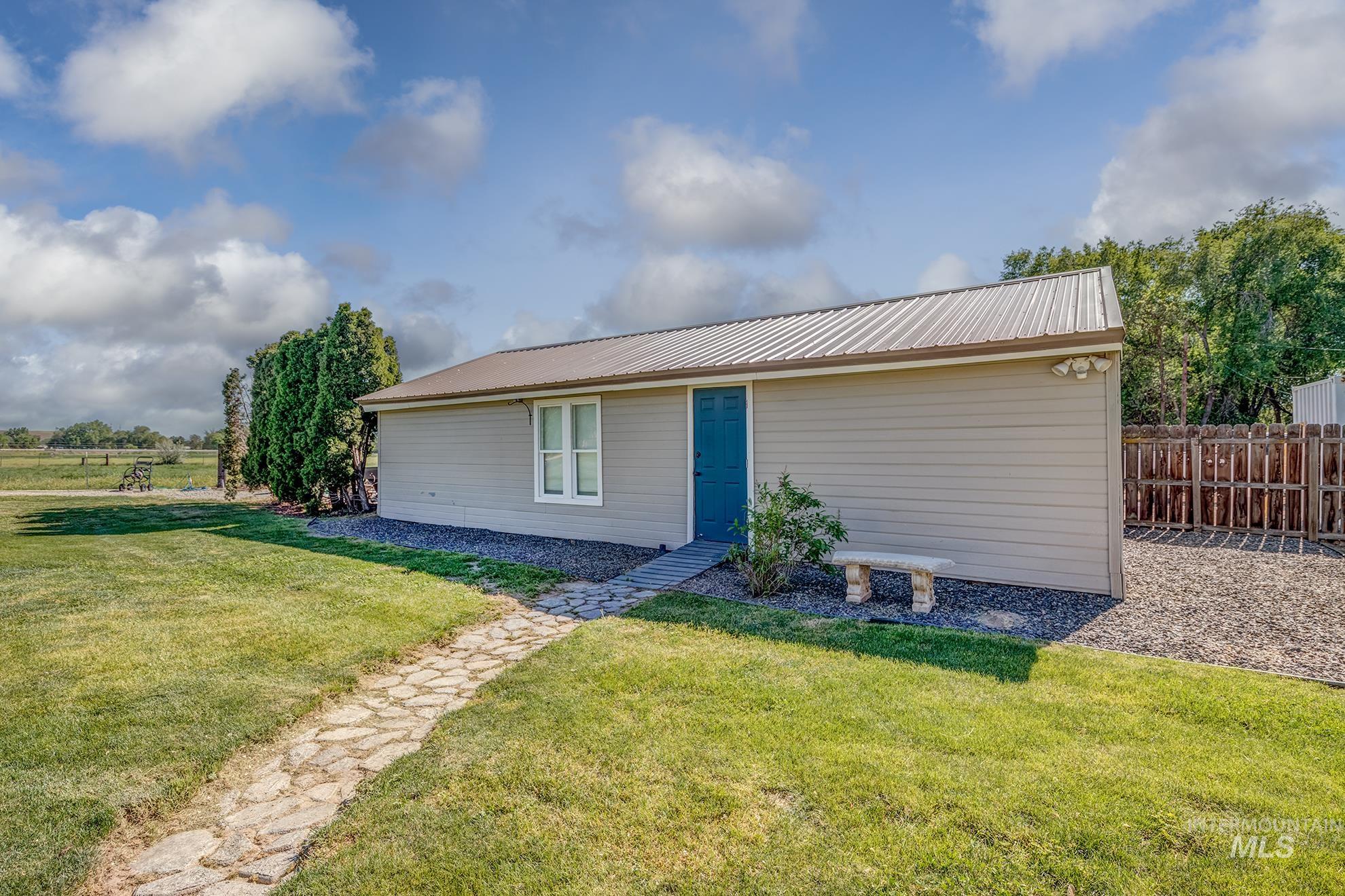 10716 N River Road Property Photo 27