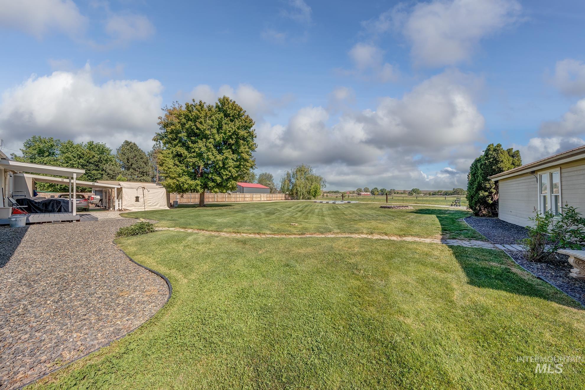 10716 N River Road Property Photo 29