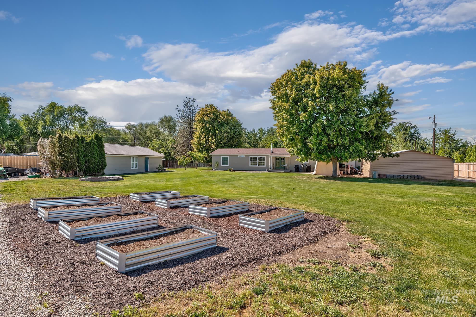10716 N River Road Property Photo 31