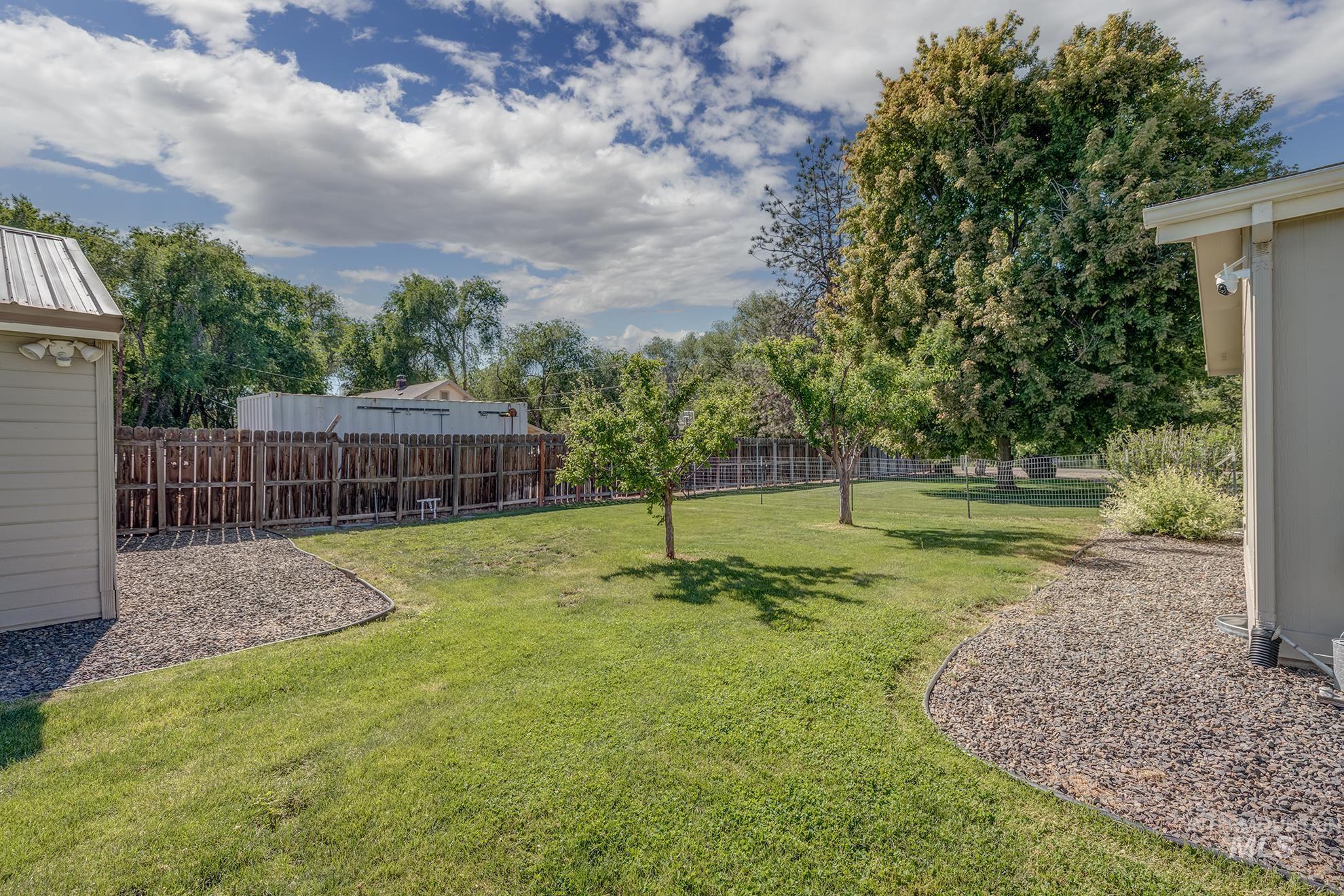 10716 N River Road Property Photo 34