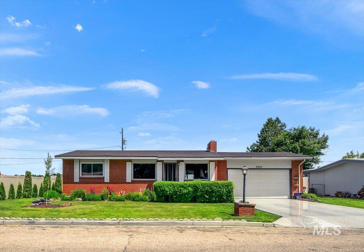2209 Terrace Dr Property Photo 1