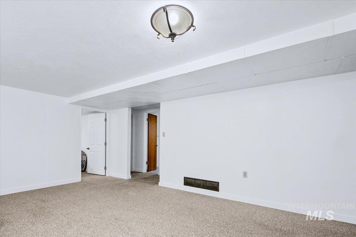 2209 Terrace Dr Property Photo 16