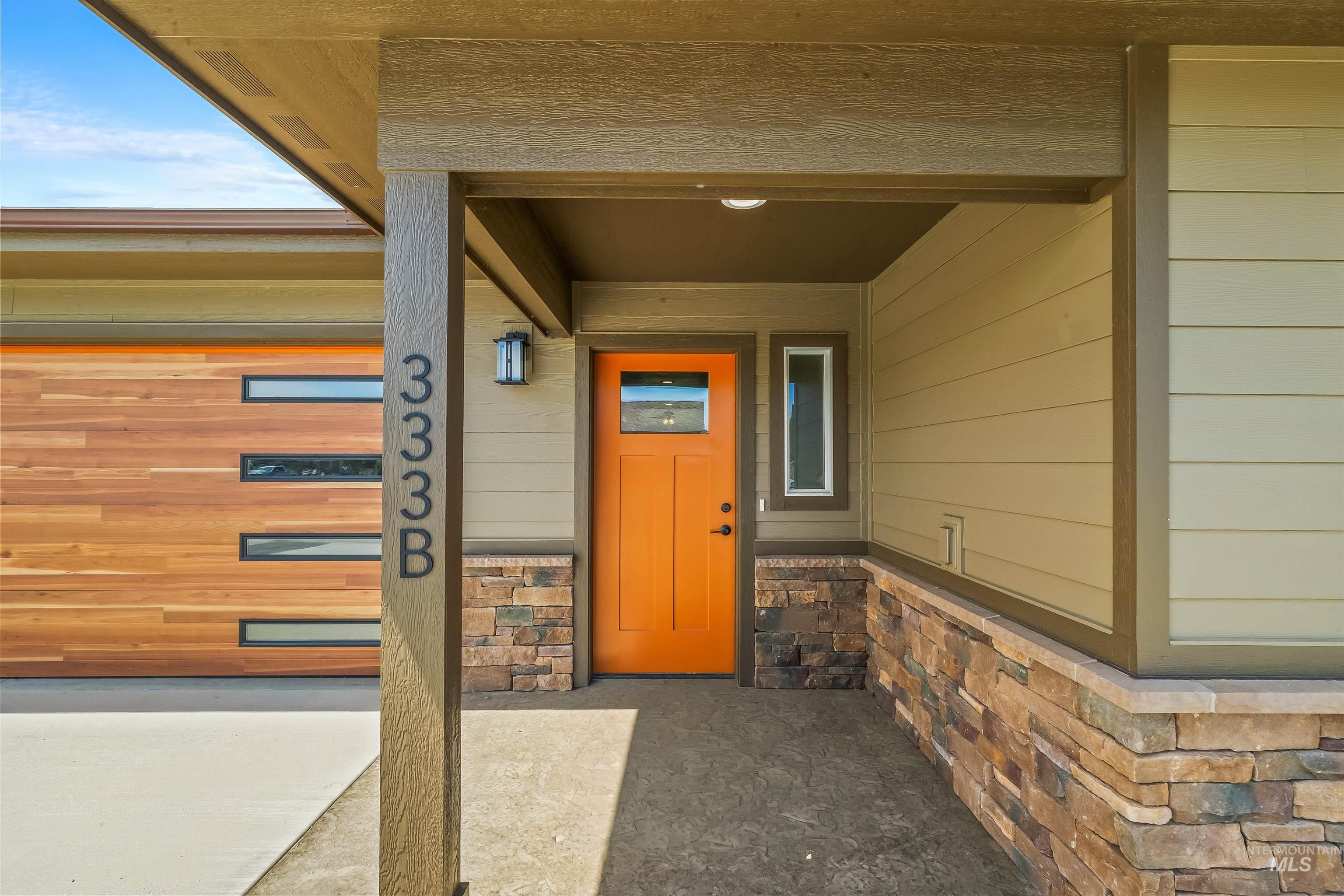 333 Park Dr Property Photo 2