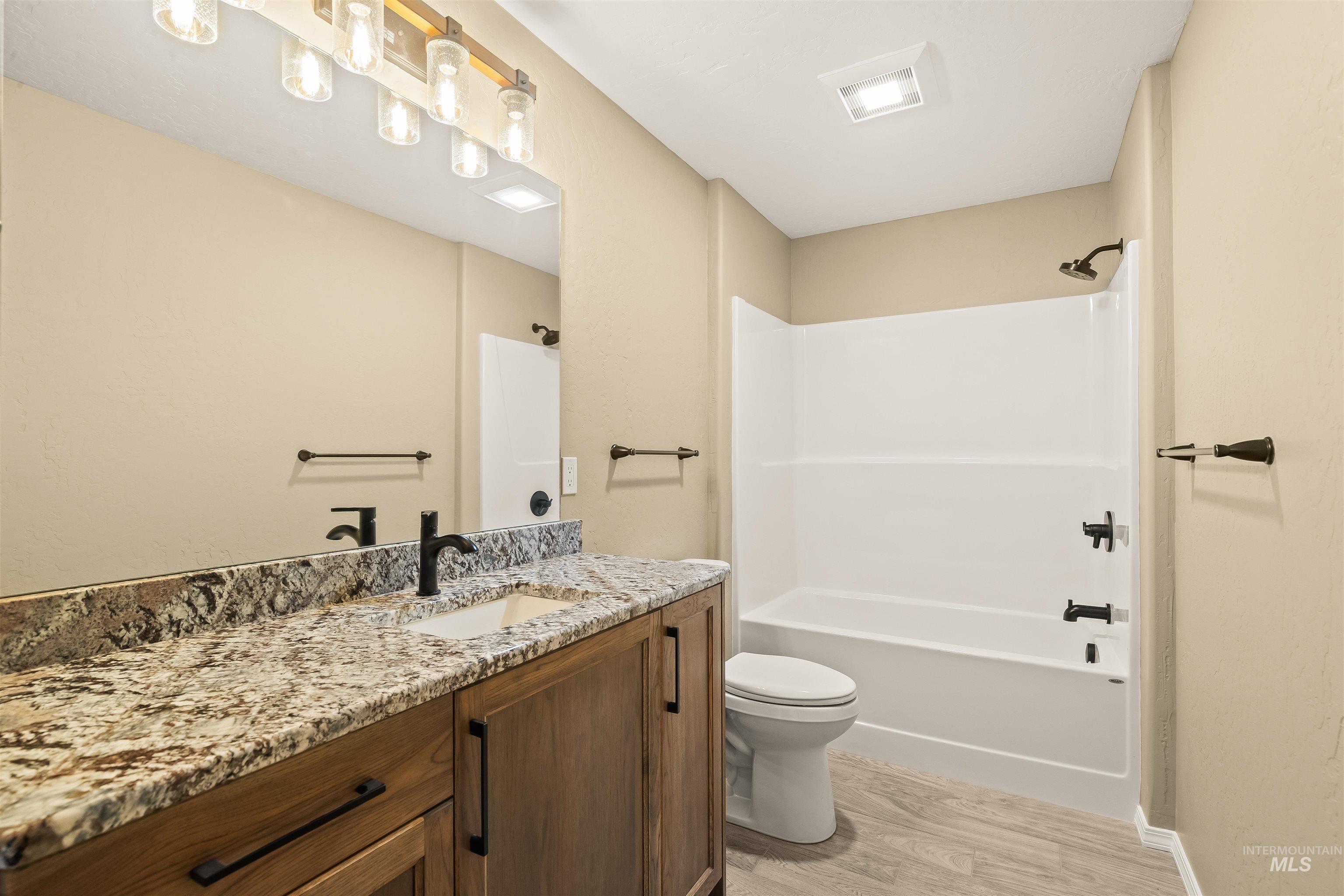 333 Park Dr Property Photo 12