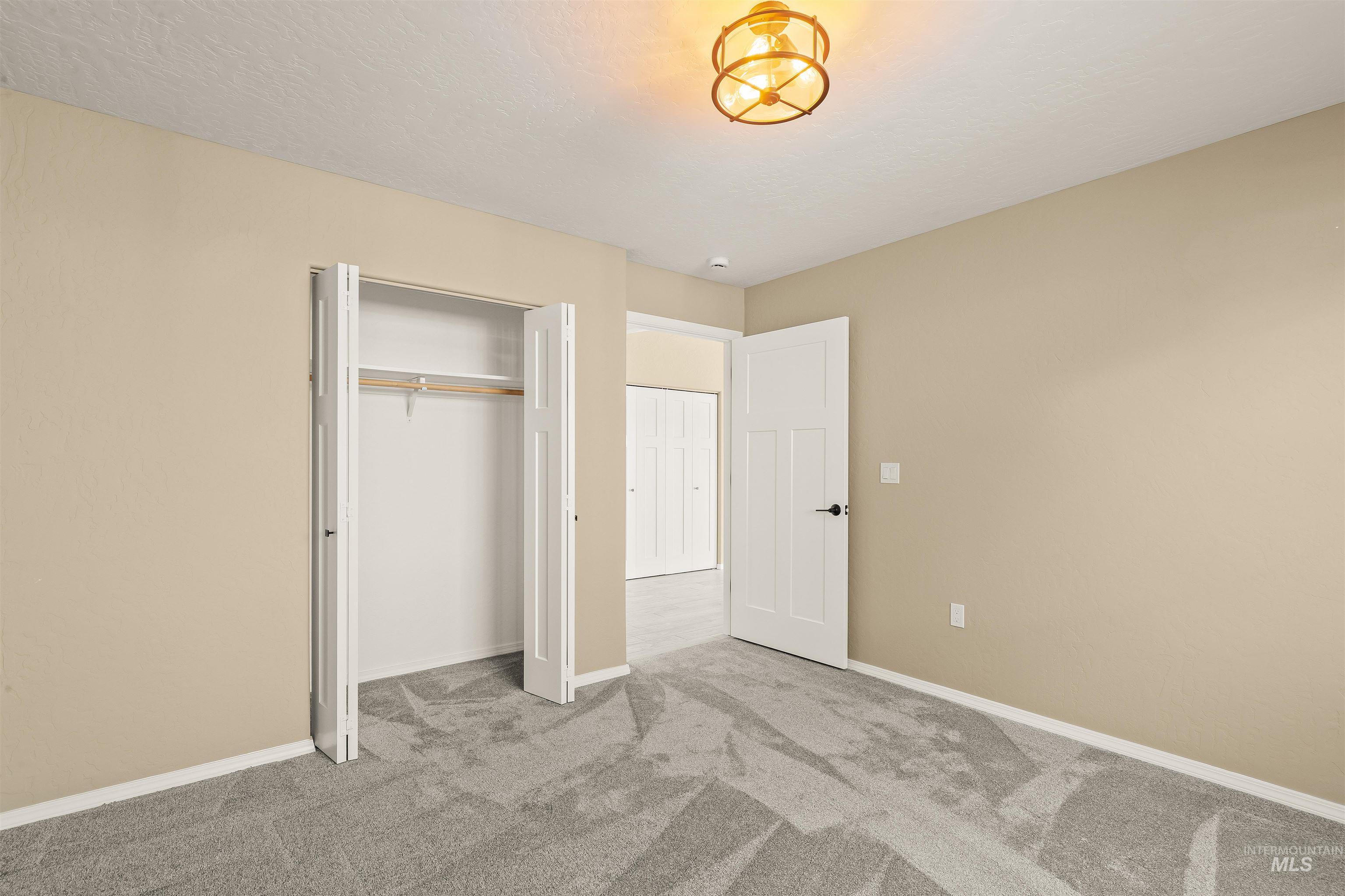 333 Park Dr Property Photo 15