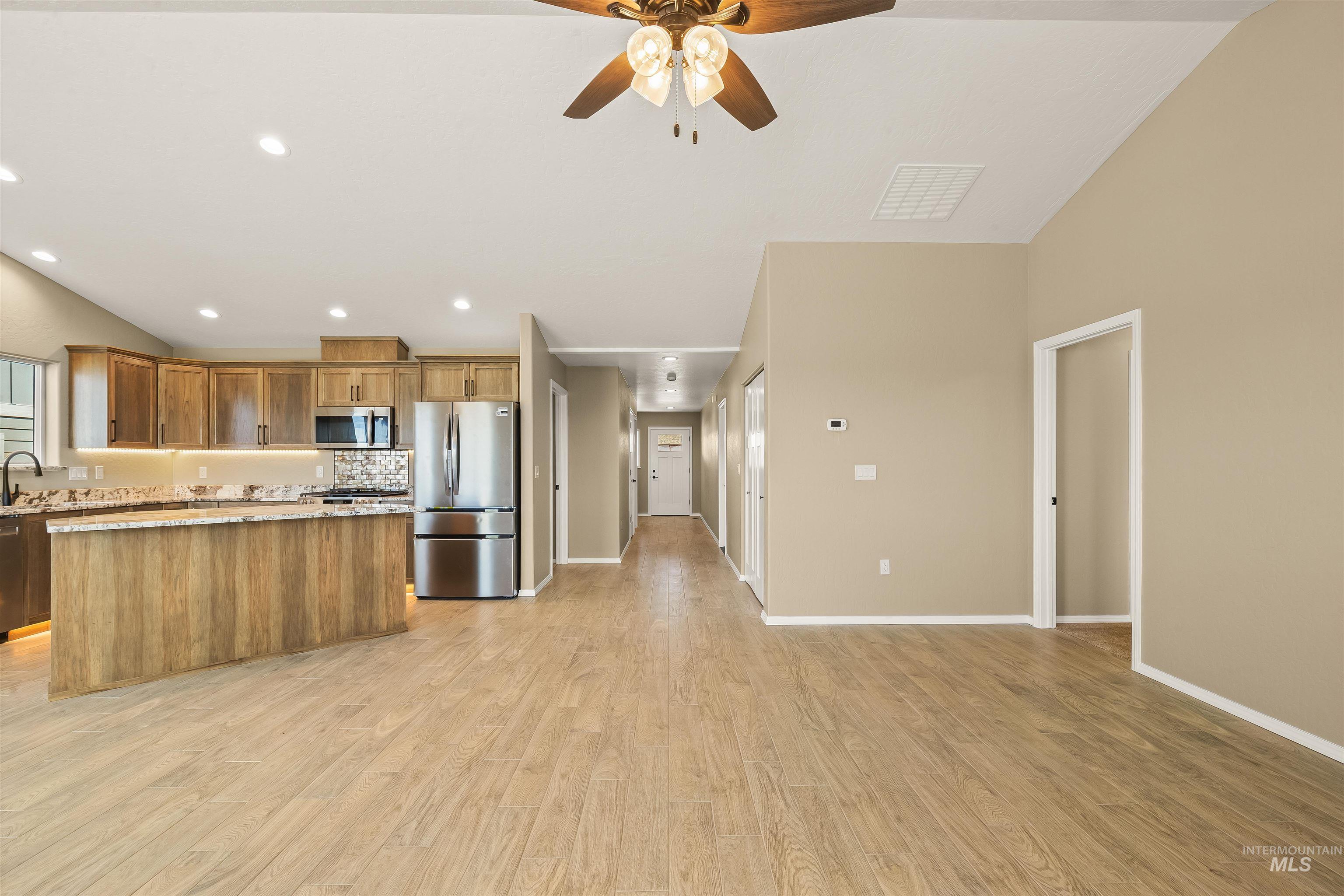 333 Park Dr Property Photo 20