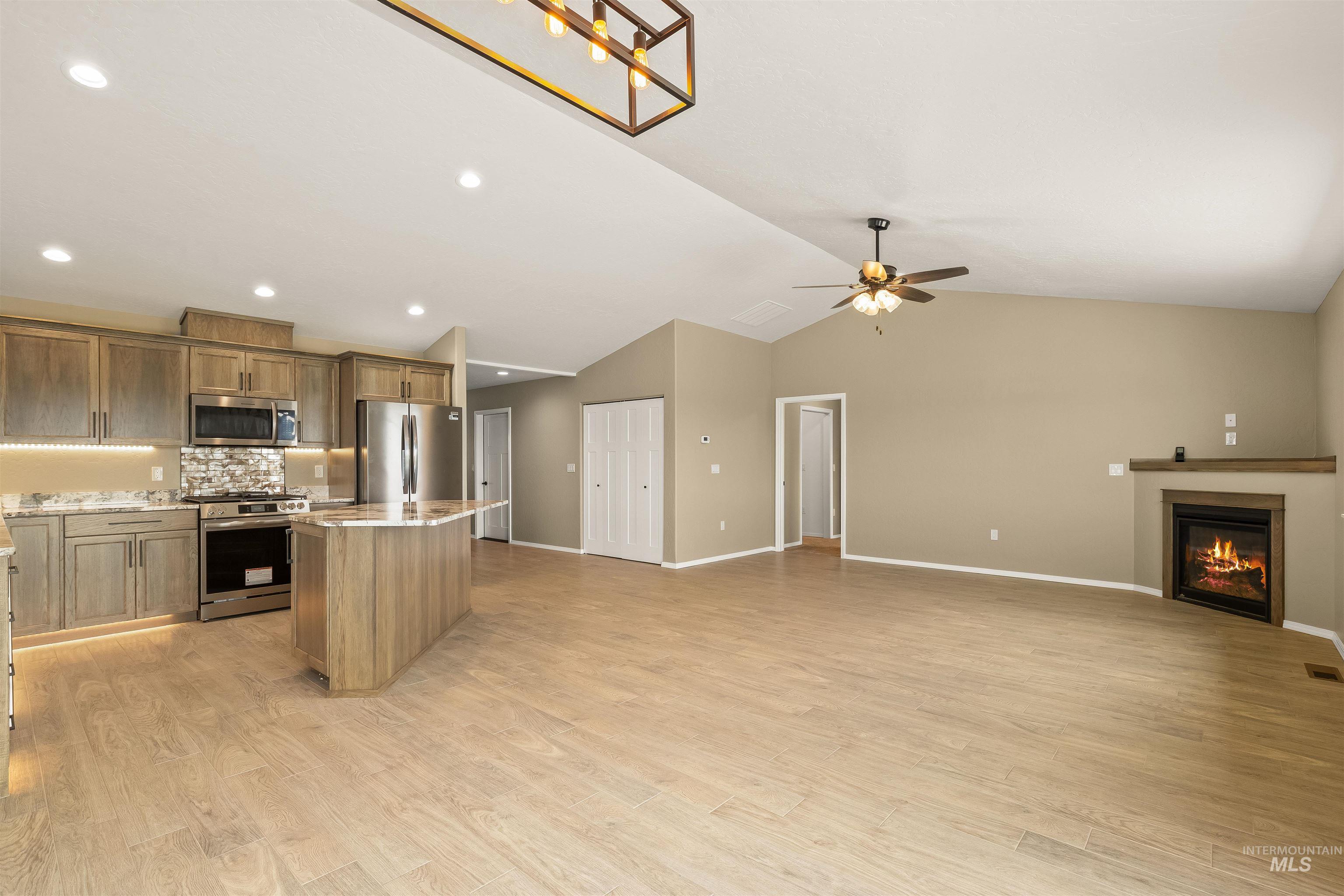 333 Park Dr Property Photo 21