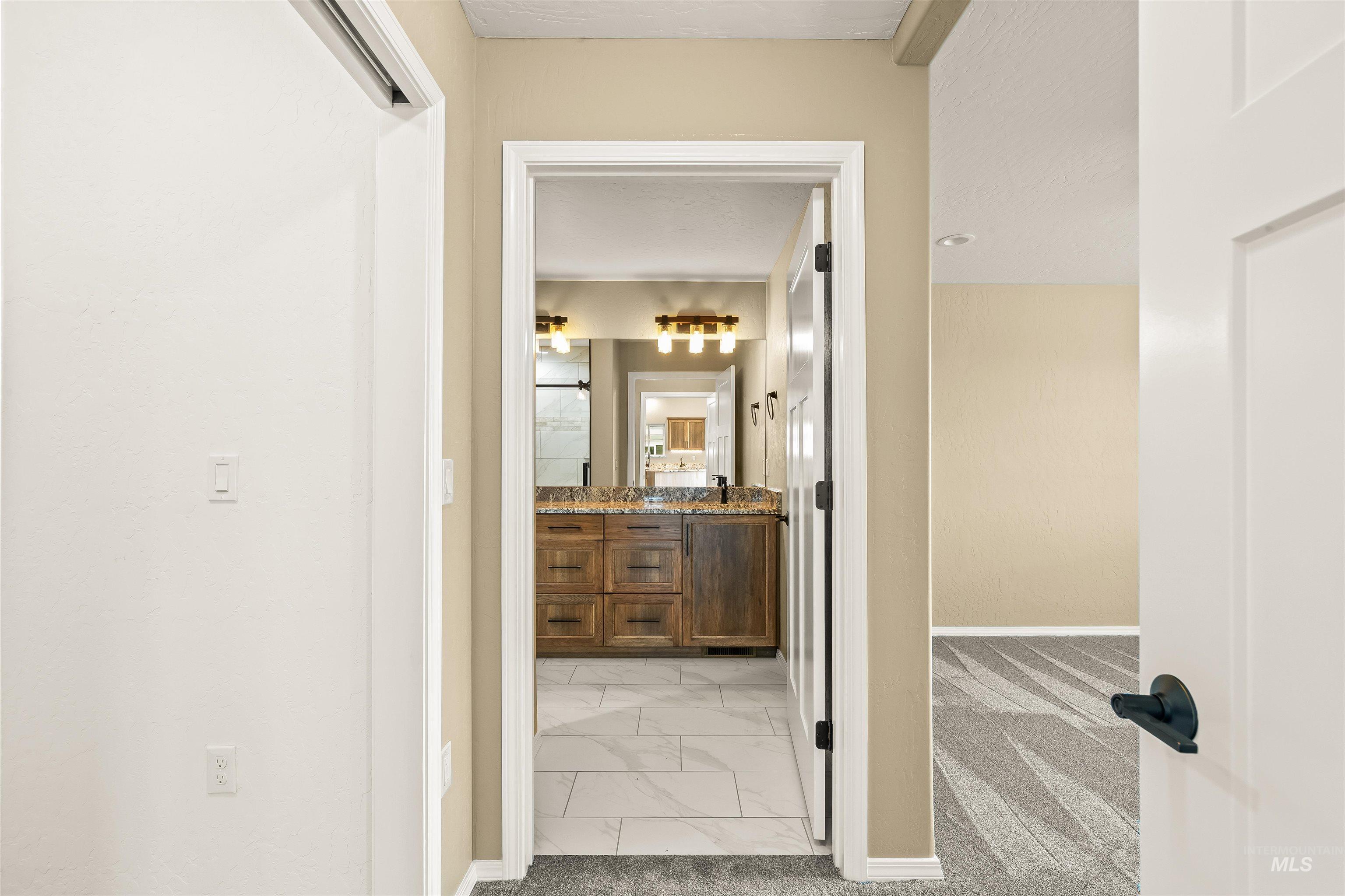 333 Park Dr Property Photo 32