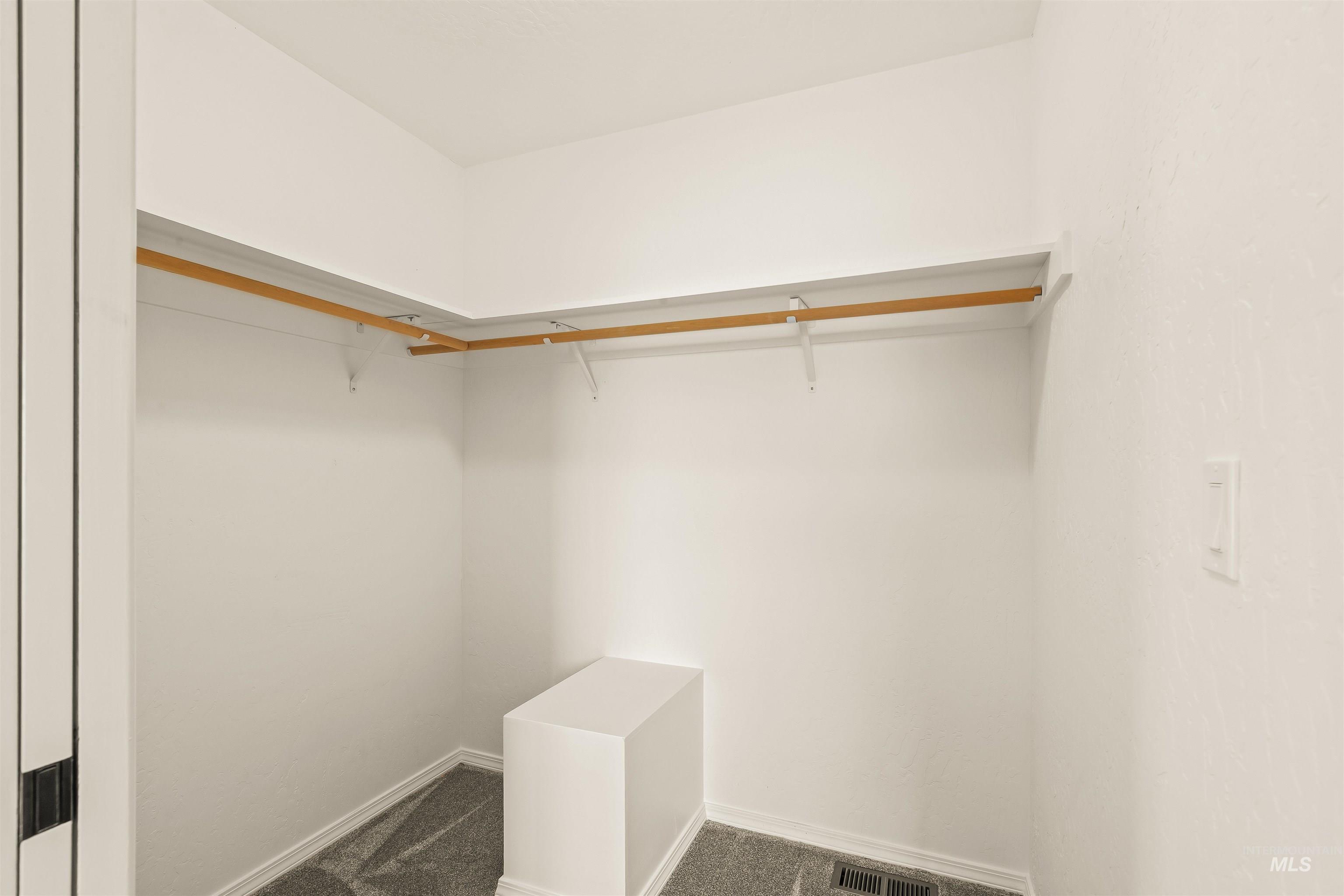 333 Park Dr Property Photo 33