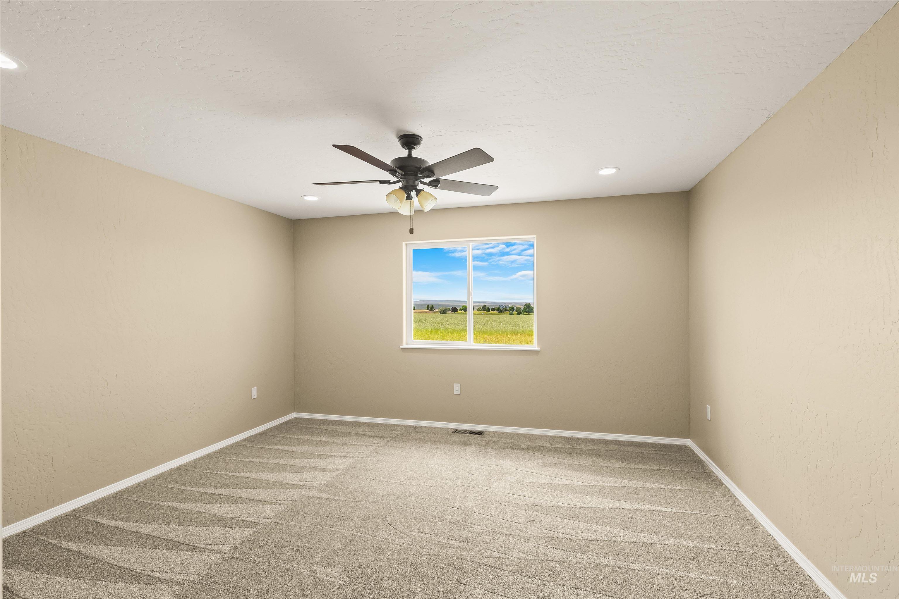 333 Park Dr Property Photo 37