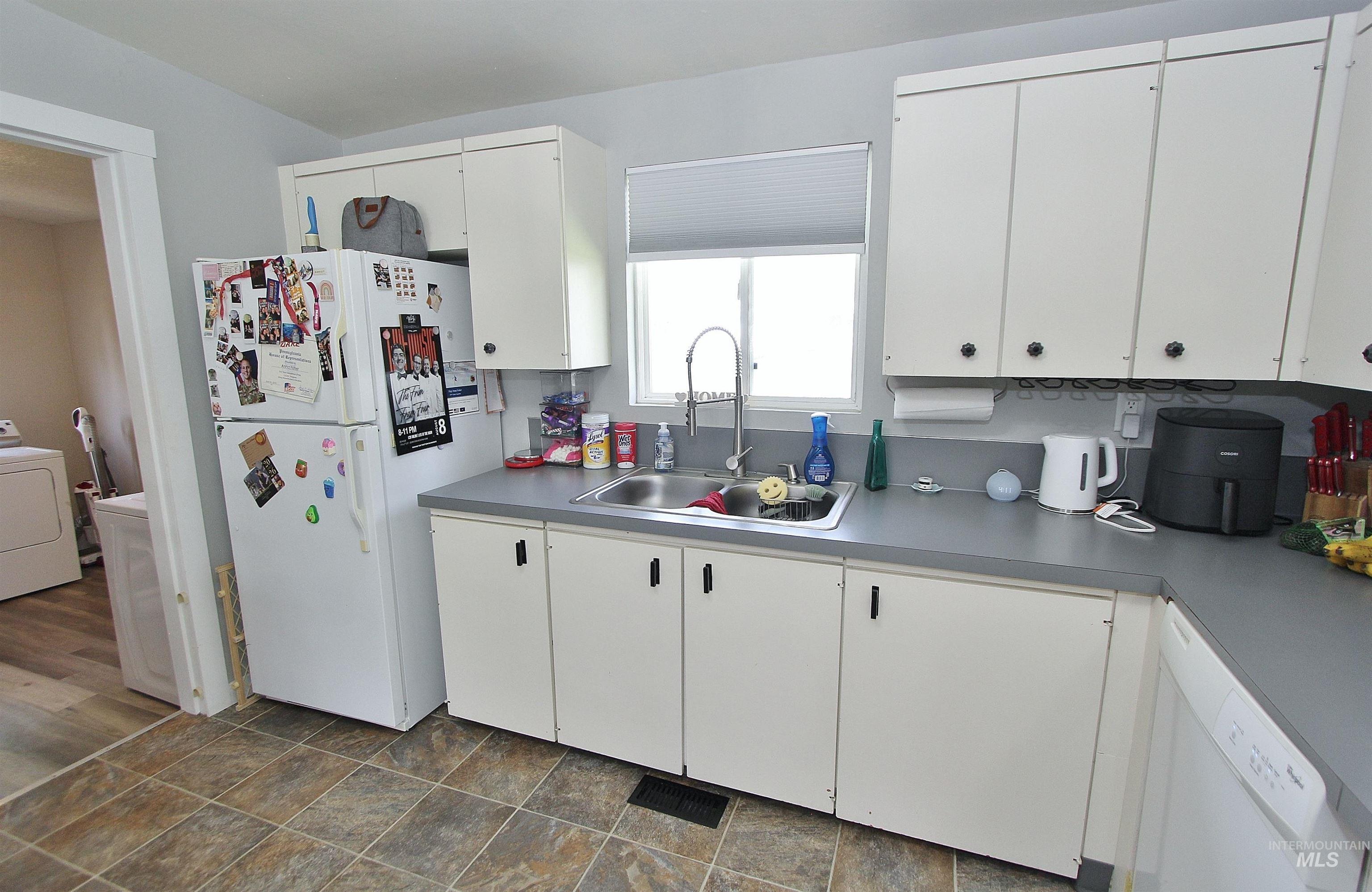 785 S 12th E Property Photo 8