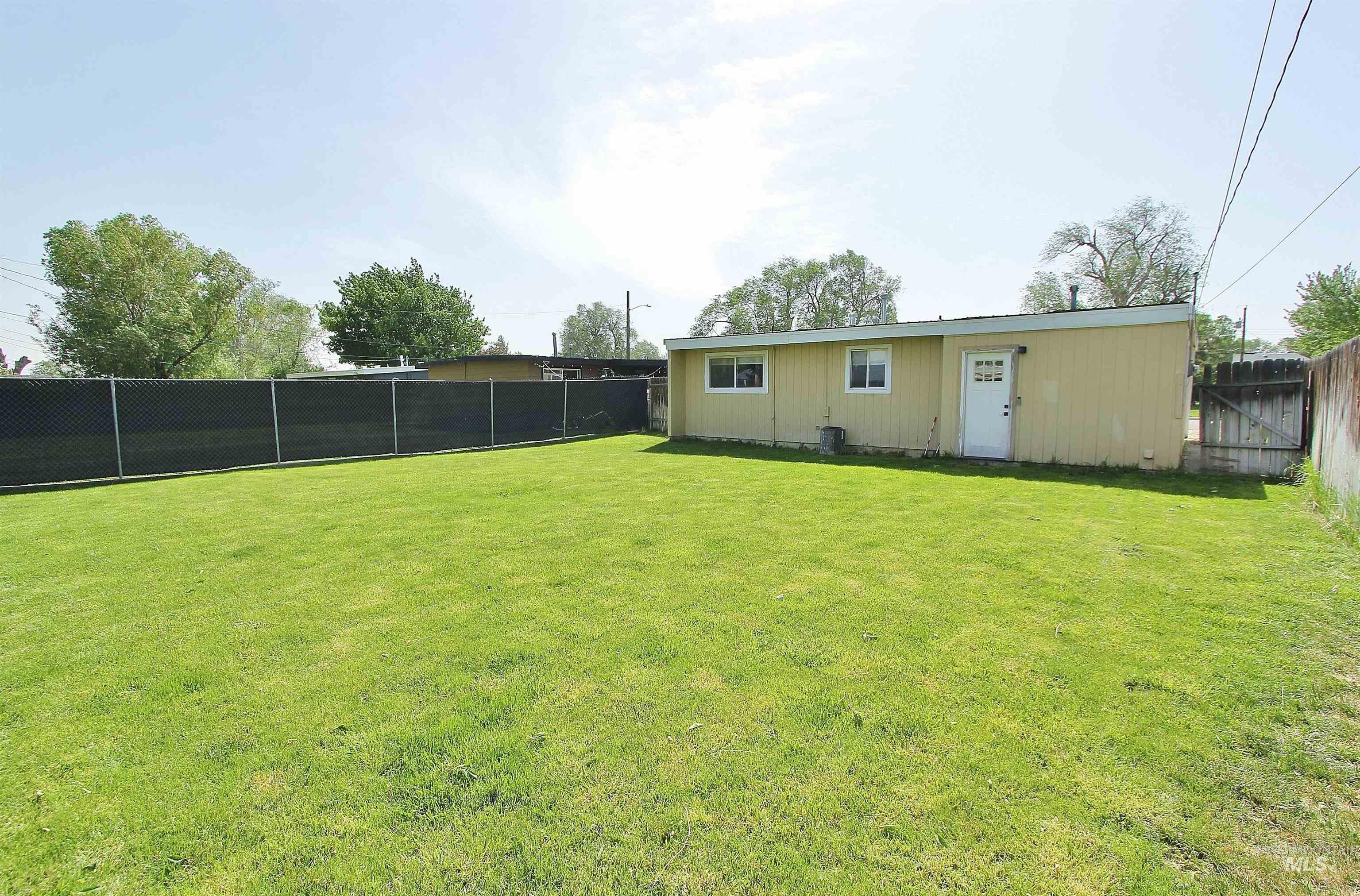 785 S 12th E Property Photo 14