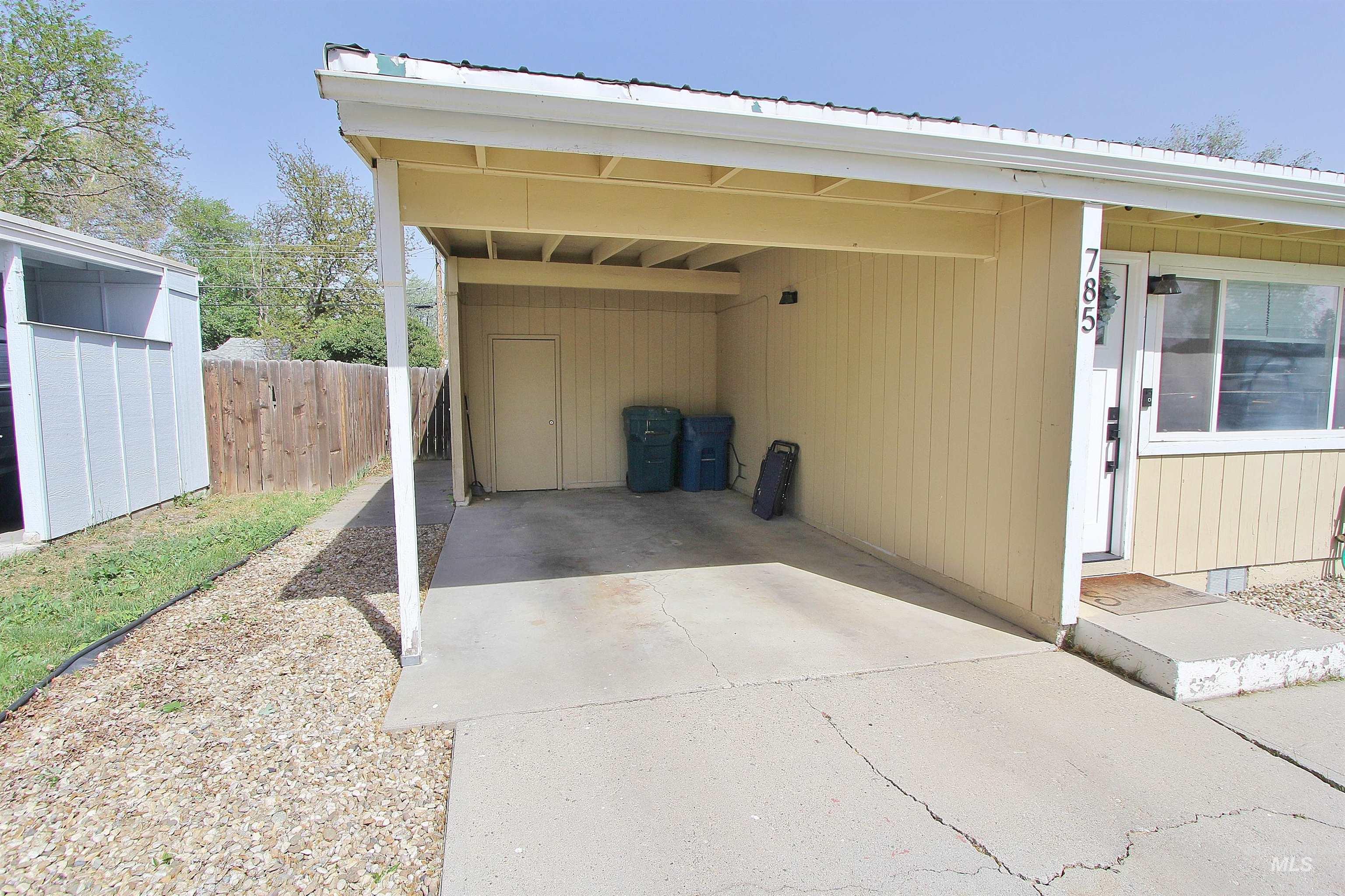 785 S 12th E Property Photo 15