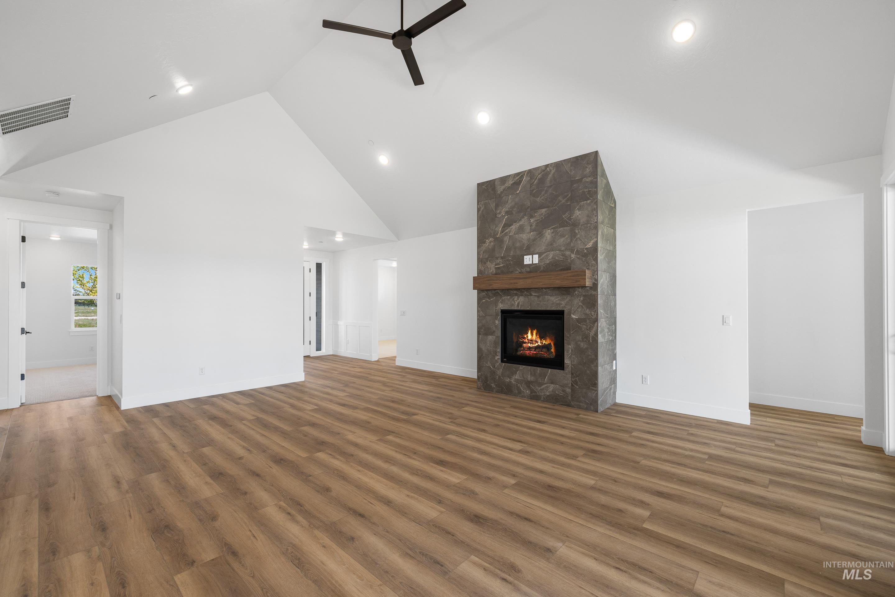 15359 Rhodes Ct Property Photo 6