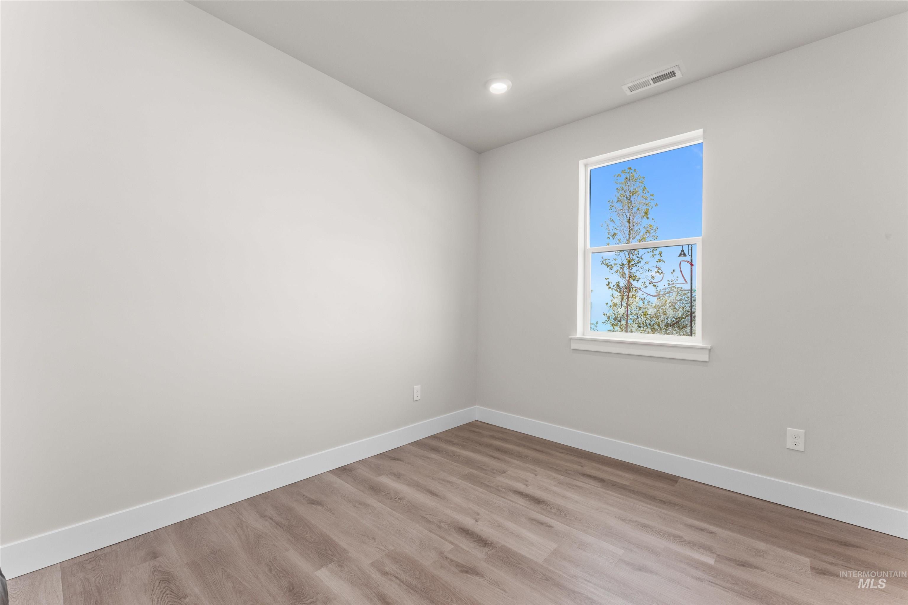 125 S Quincannon Ave Property Photo 15