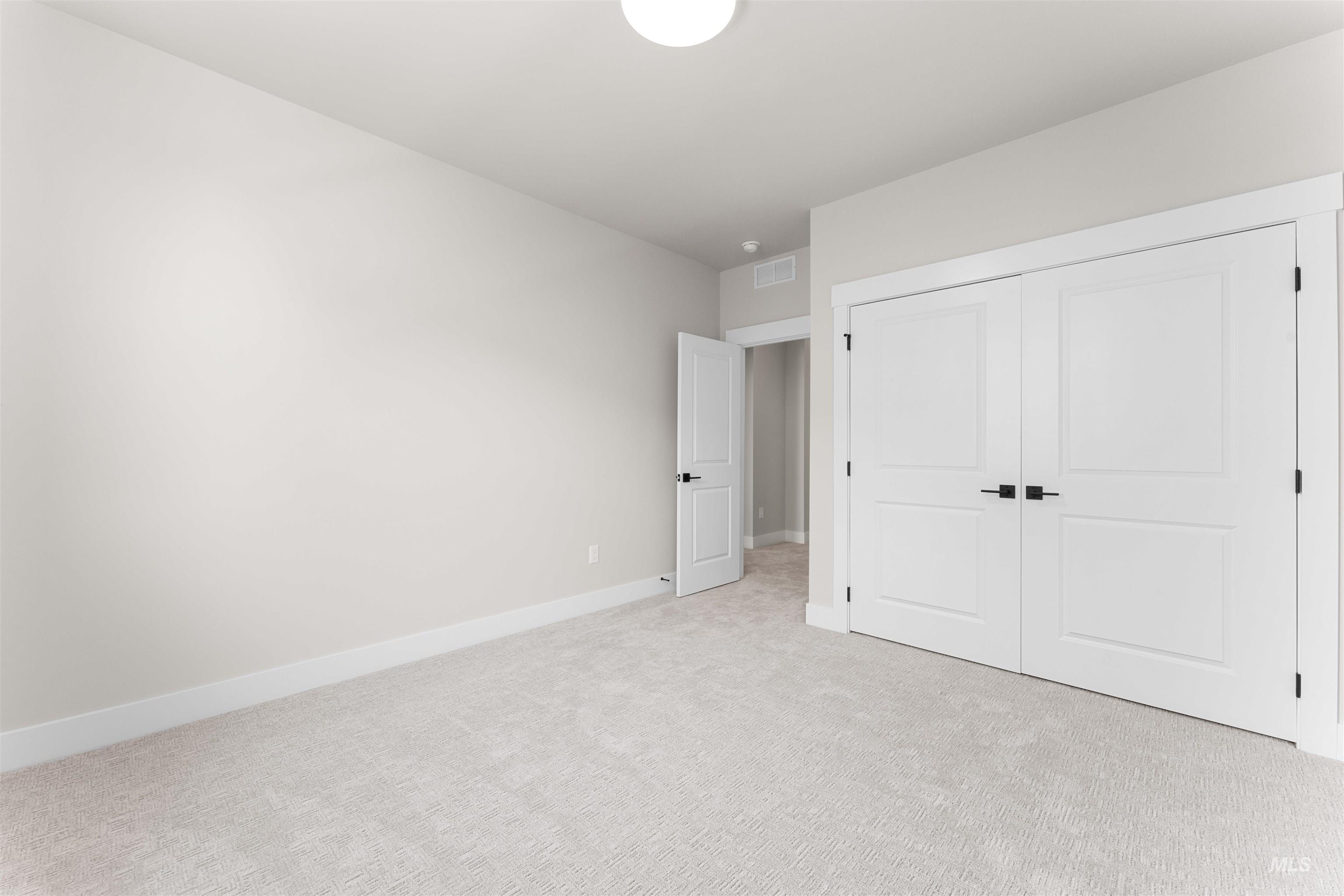 125 S Quincannon Ave Property Photo 19