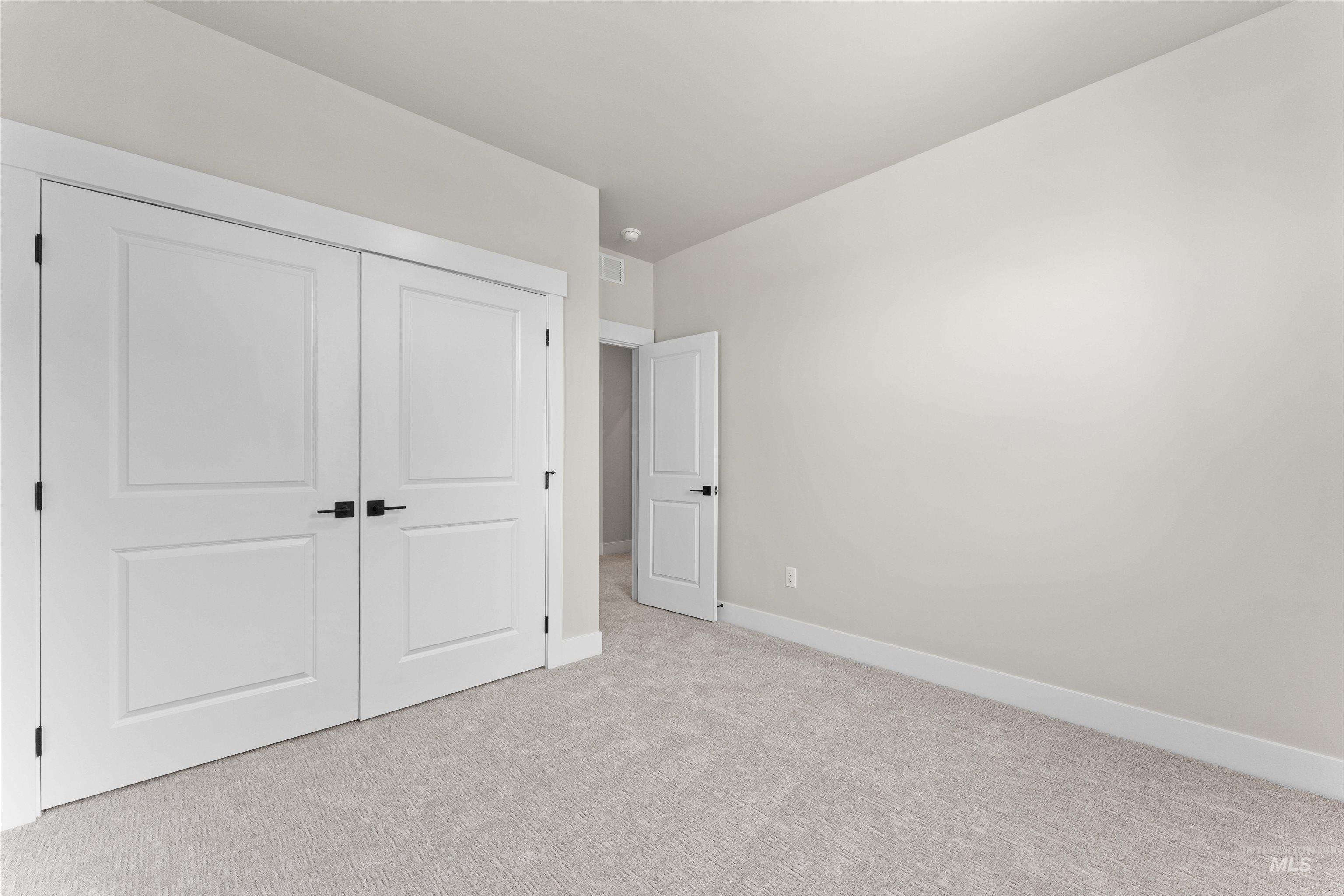 125 S Quincannon Ave Property Photo 21