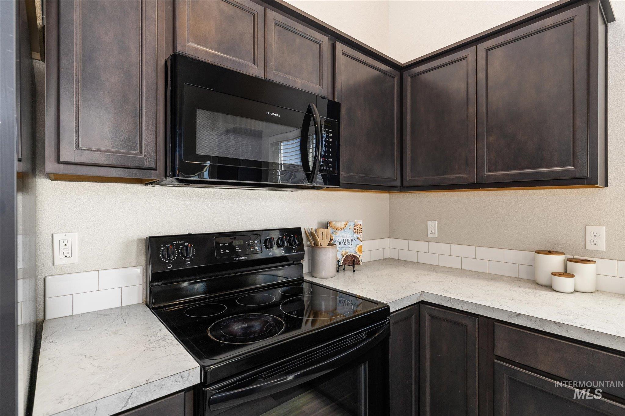 11887 W Box Canyon St Property Photo 18