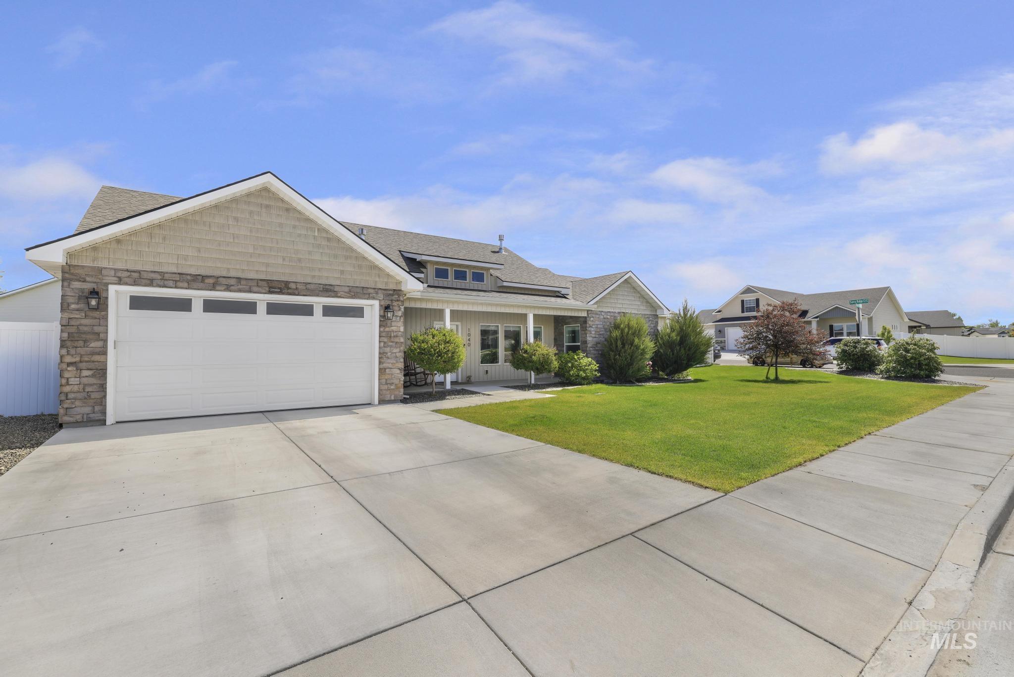 1040 Blueridge Dr Property Photo 4