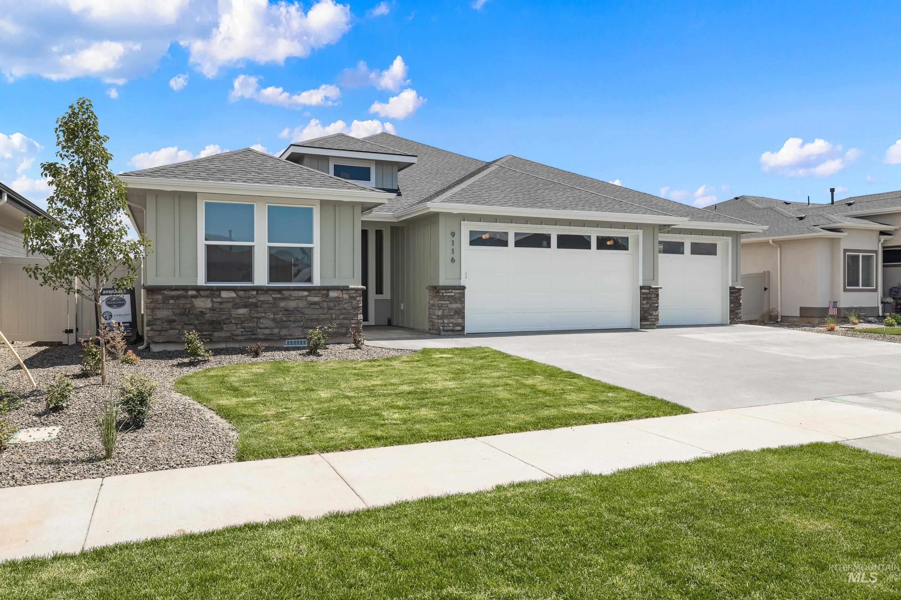 1317 E Andes Dr Property Photo 3