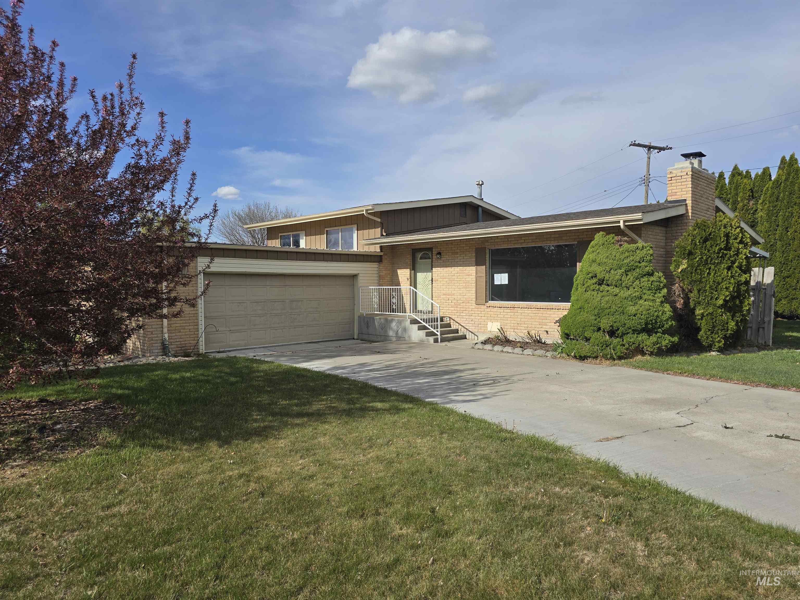 2863 Berkeley Dr. Property Photo 1