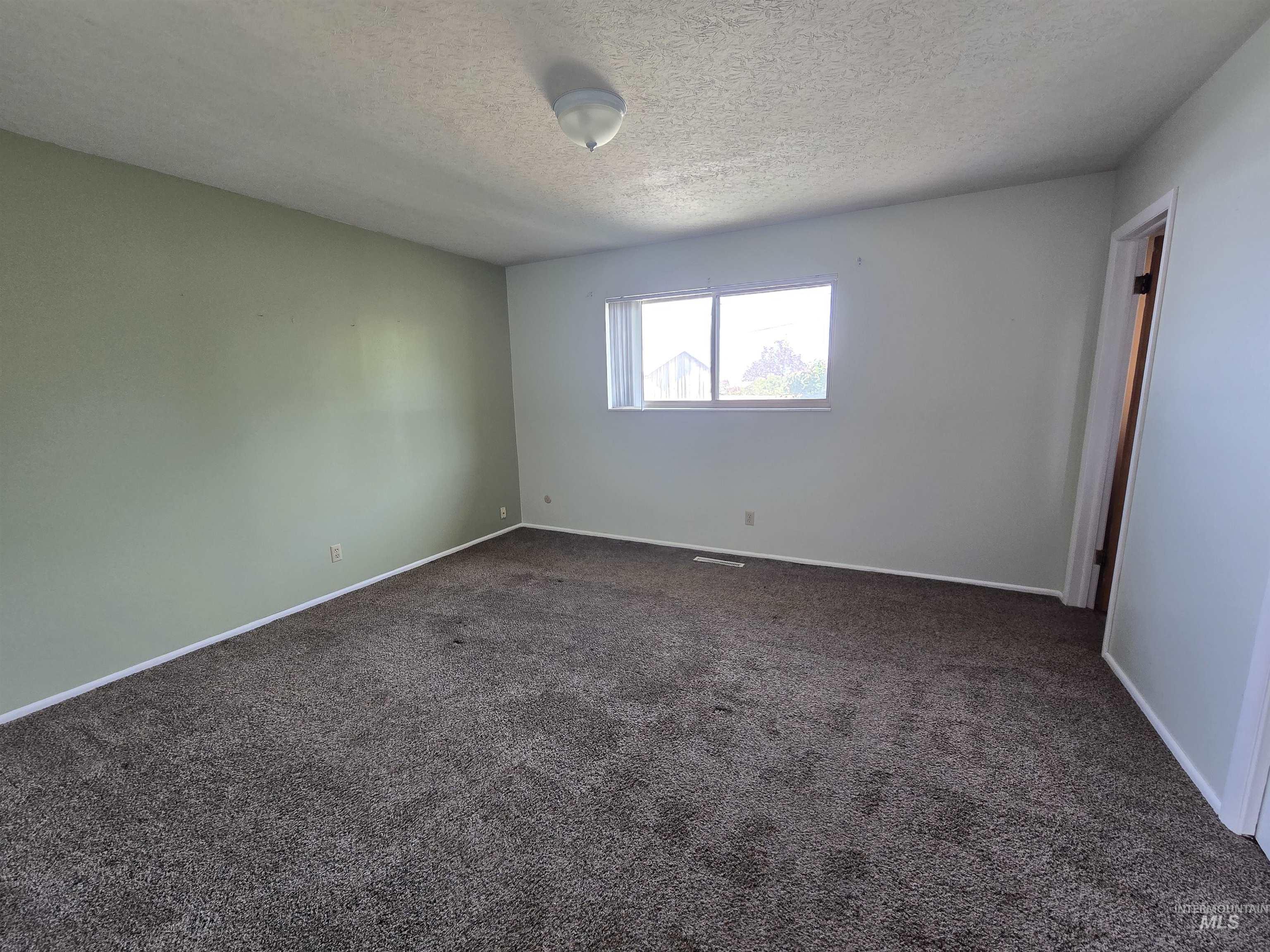 2863 Berkeley Dr. Property Photo 13