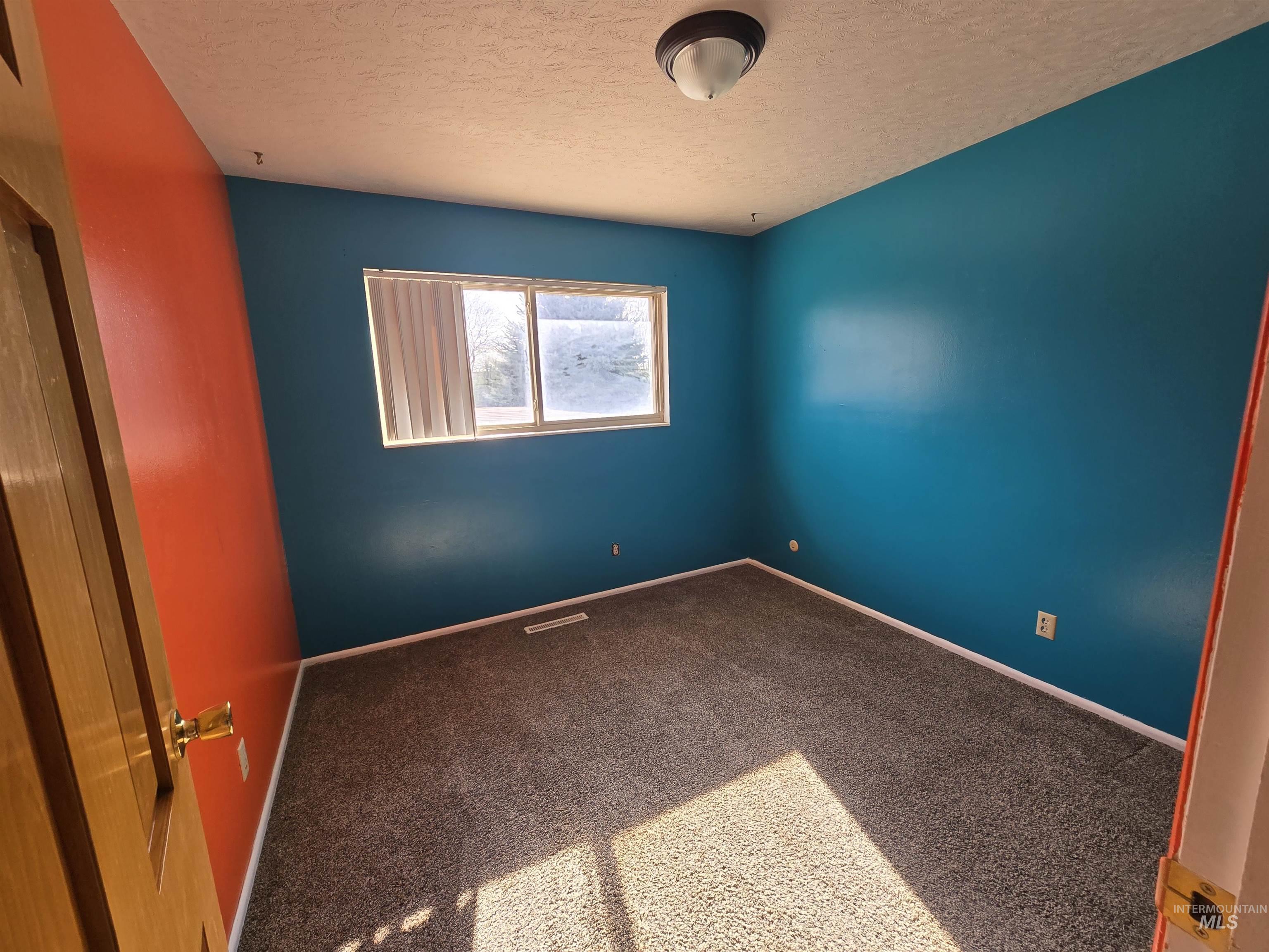 2863 Berkeley Dr. Property Photo 15