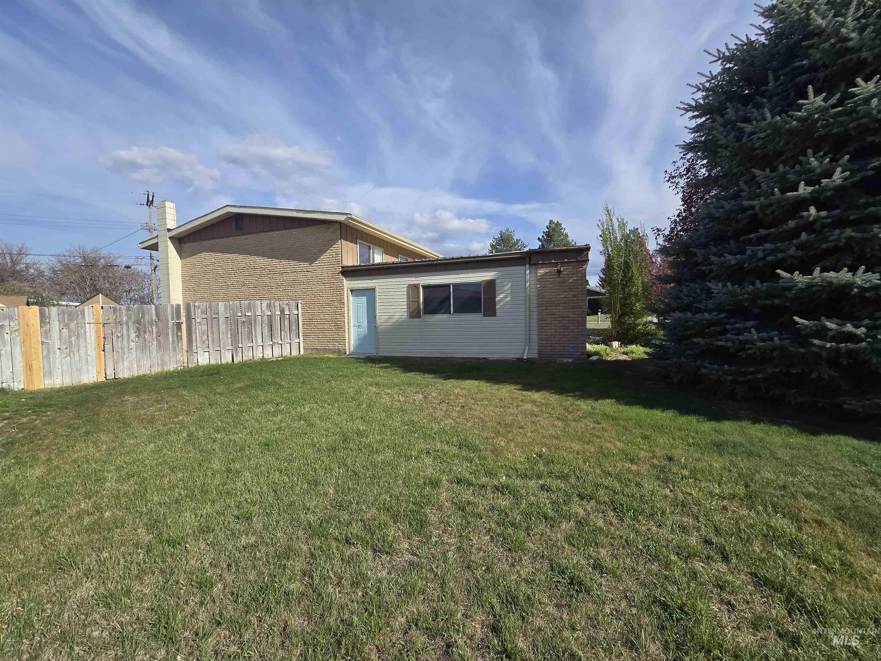 2863 Berkeley Dr. Property Photo 24