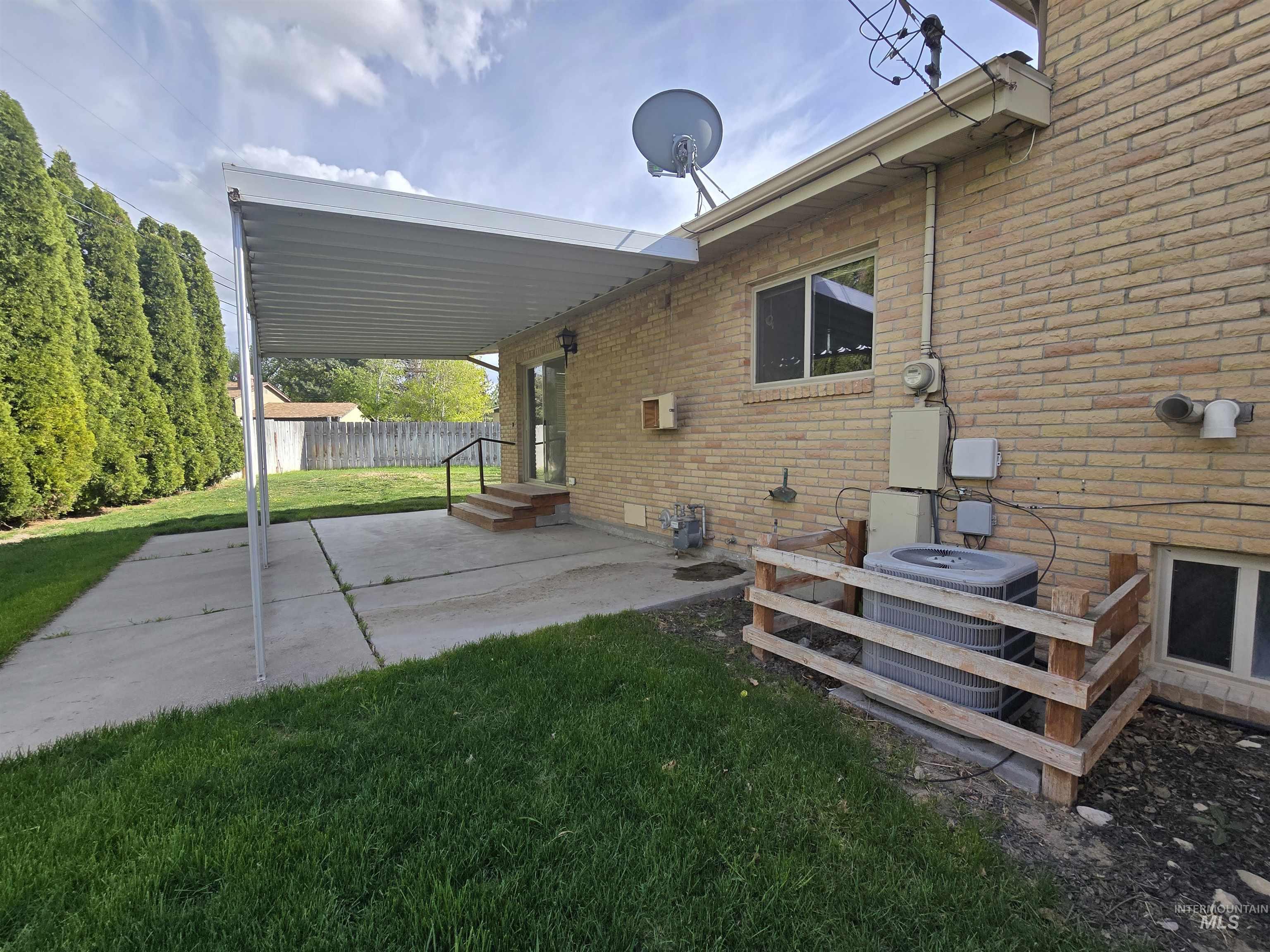 2863 Berkeley Dr. Property Photo 25