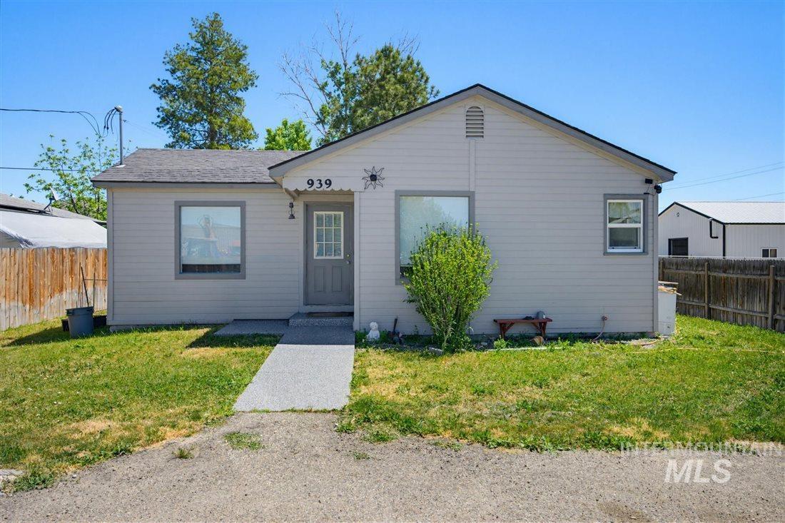 939 W Owyhee St Property Photo 1