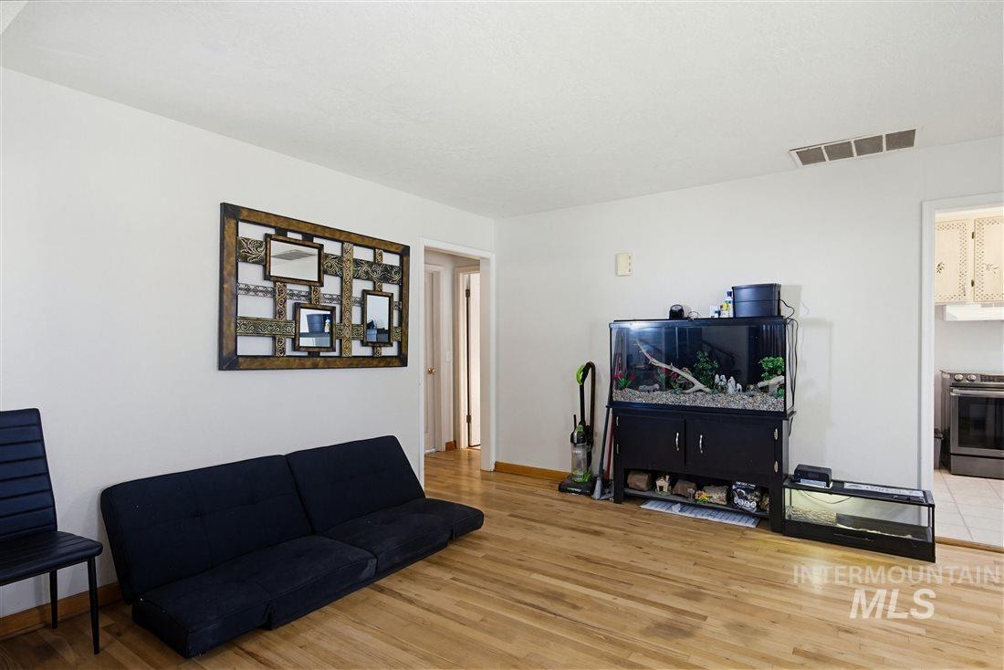 939 W Owyhee St Property Photo 7