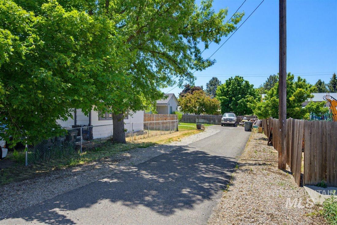 939 W Owyhee St Property Photo 17