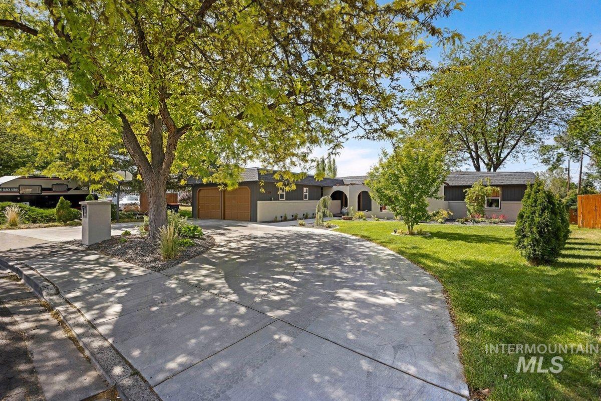 2174 Hillcrest Drive Property Photo 1