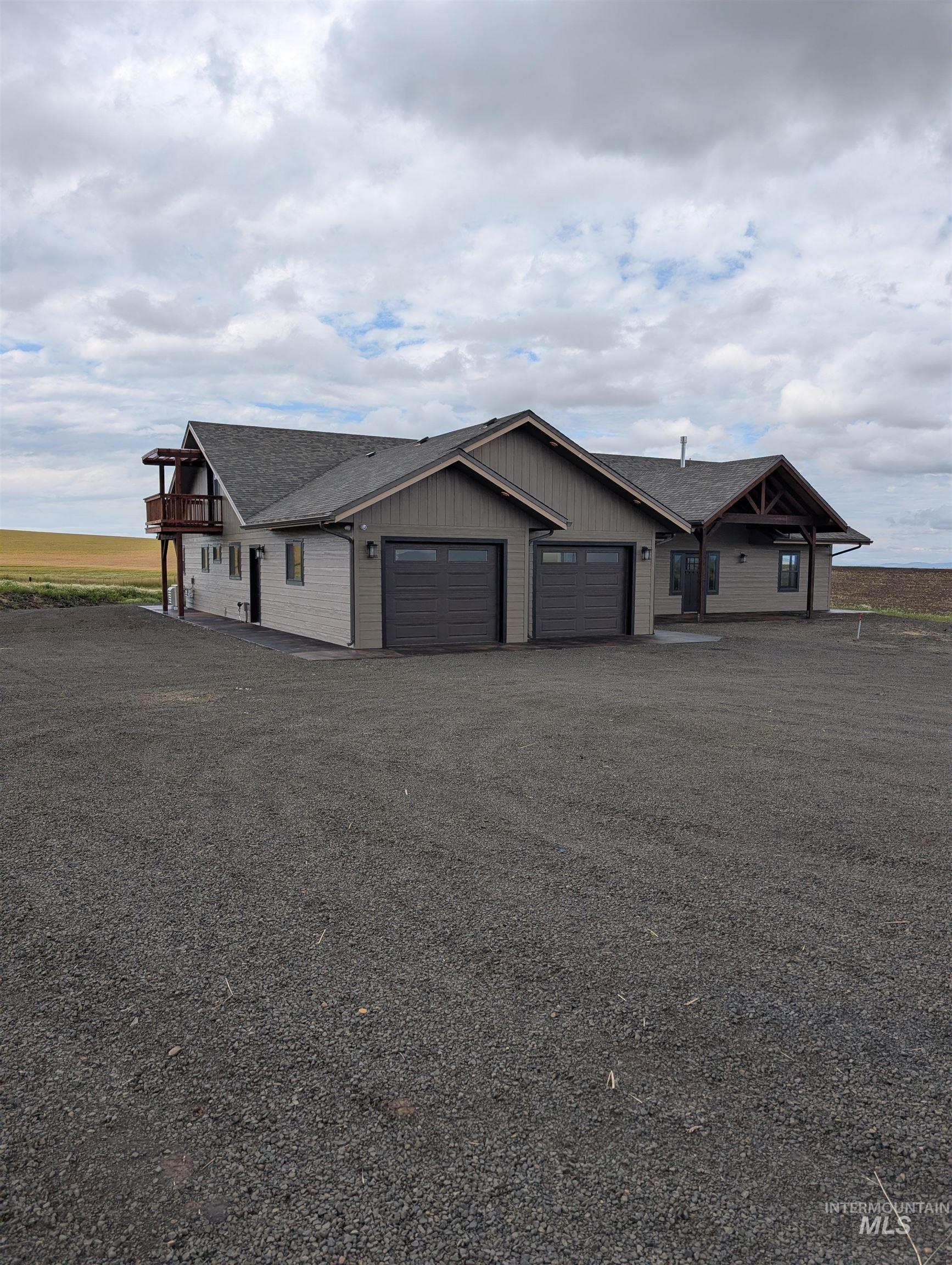 215 Angus Ranch Rd Property Photo 1