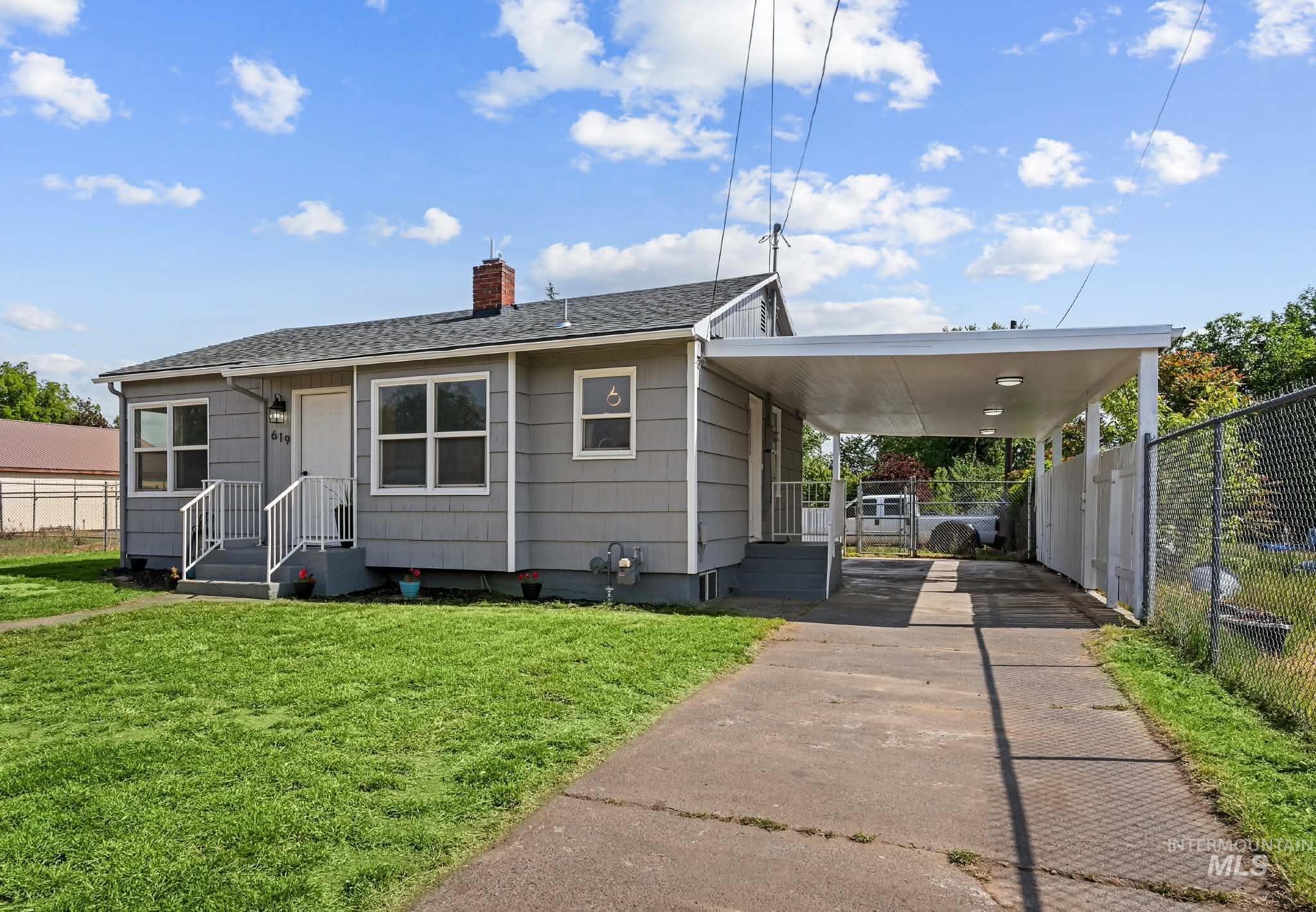 619 Thain Road Property Photo 1