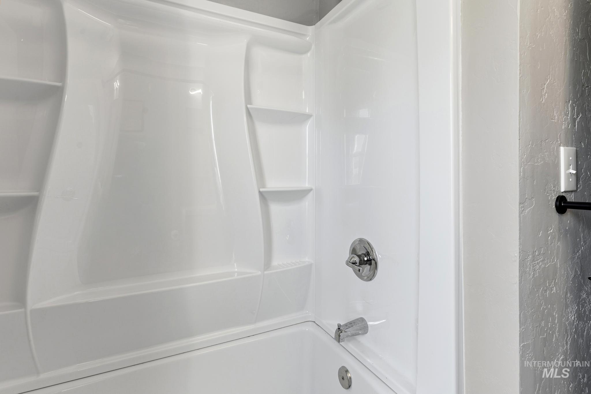 619 Thain Road Property Photo 16
